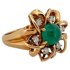 14K Yellow Gold 1.65 Carat Cabochon Emerald 0.25 Carat Diamond Ring