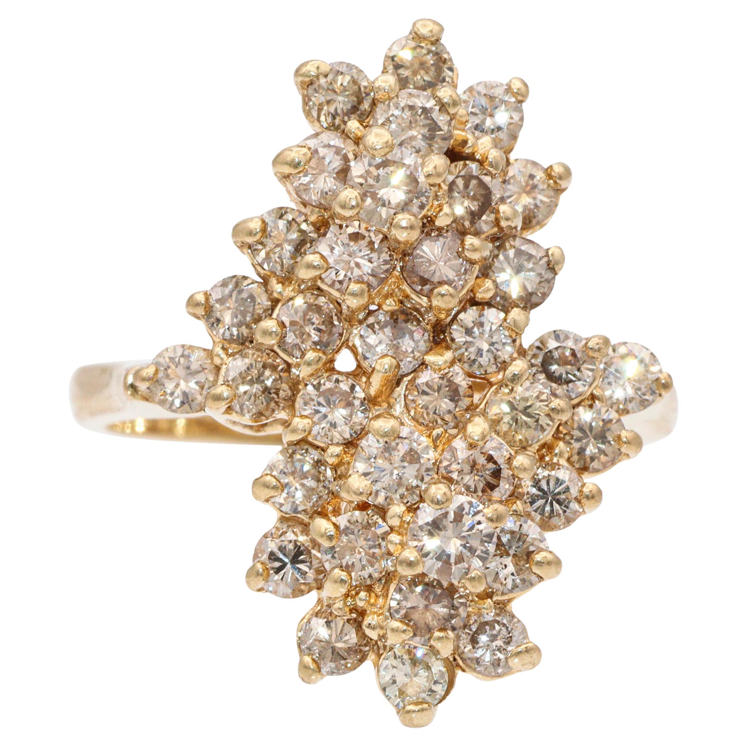 Anello con diamante a grappolo in oro giallo 14k da 1,65tcw in vendita