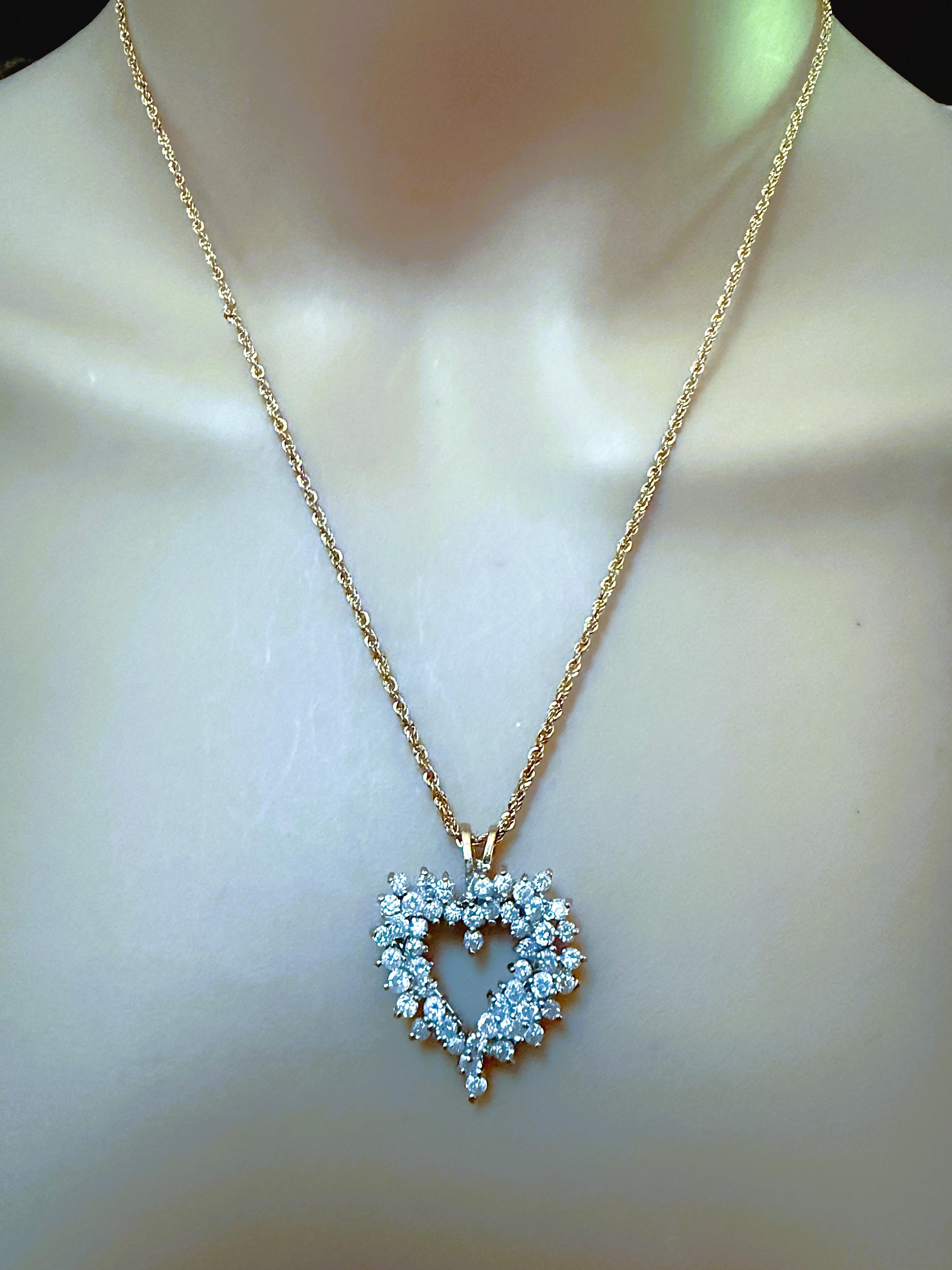 Art déco Pendentif en or jaune 14k avec un diamant de 1,68 carat sur une chaîne de 18