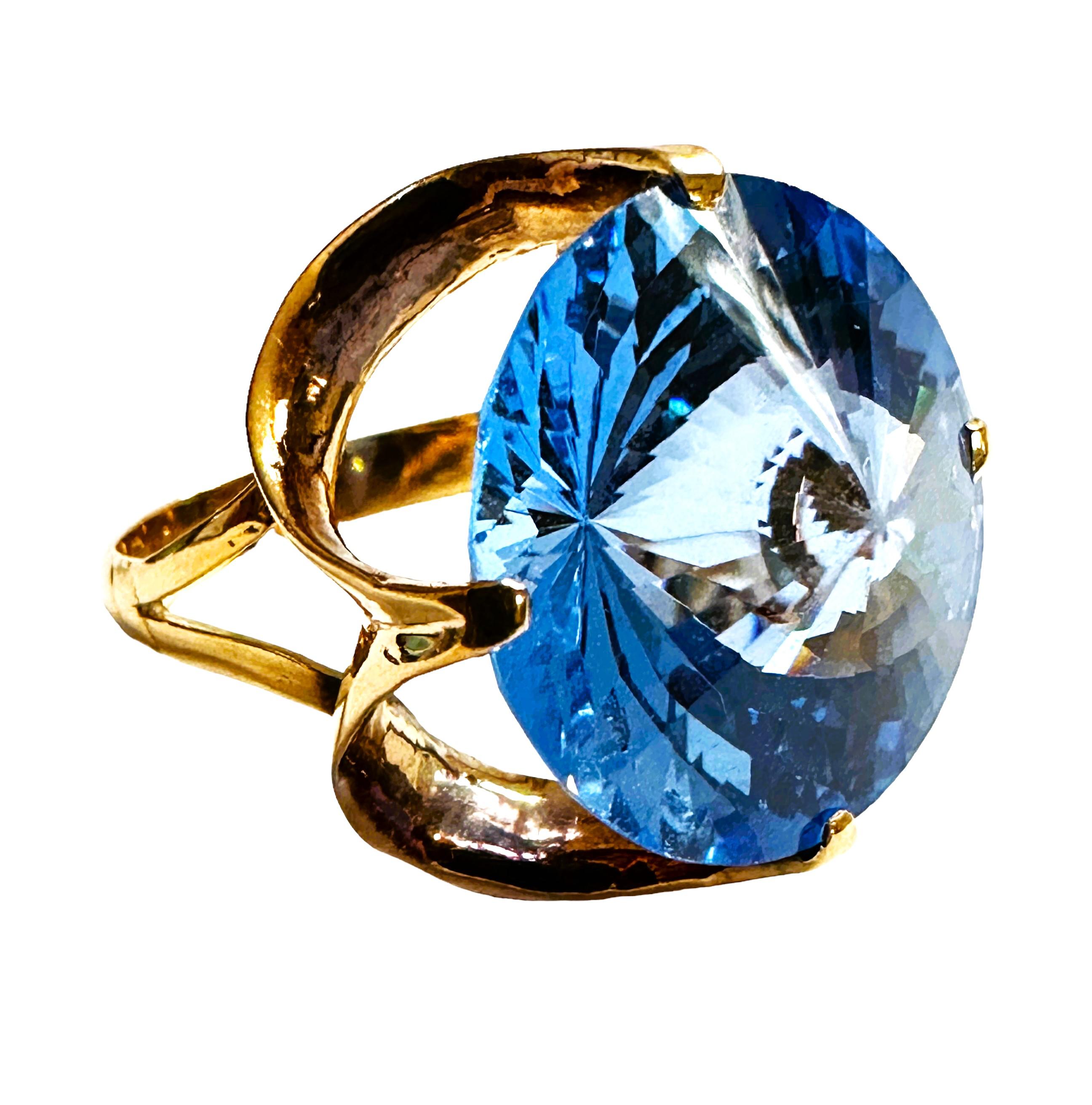 14k Yellow Gold 17 mm Fancy Cut Cornflower Blue Topaz Ring Size 6.5 w Appraisal In Excellent Condition In Eagan, MN