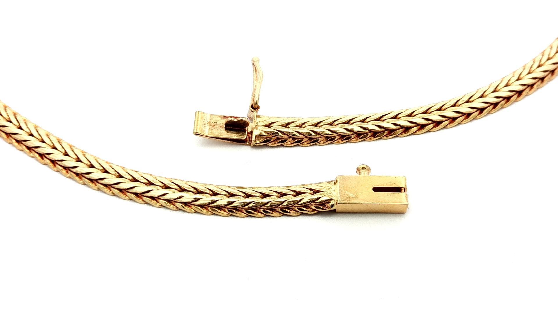 Collana in oro giallo 14k con sezione a cluster di diamanti da 1,75 carati, ampia e piatta a V.I.I. in vendita 5