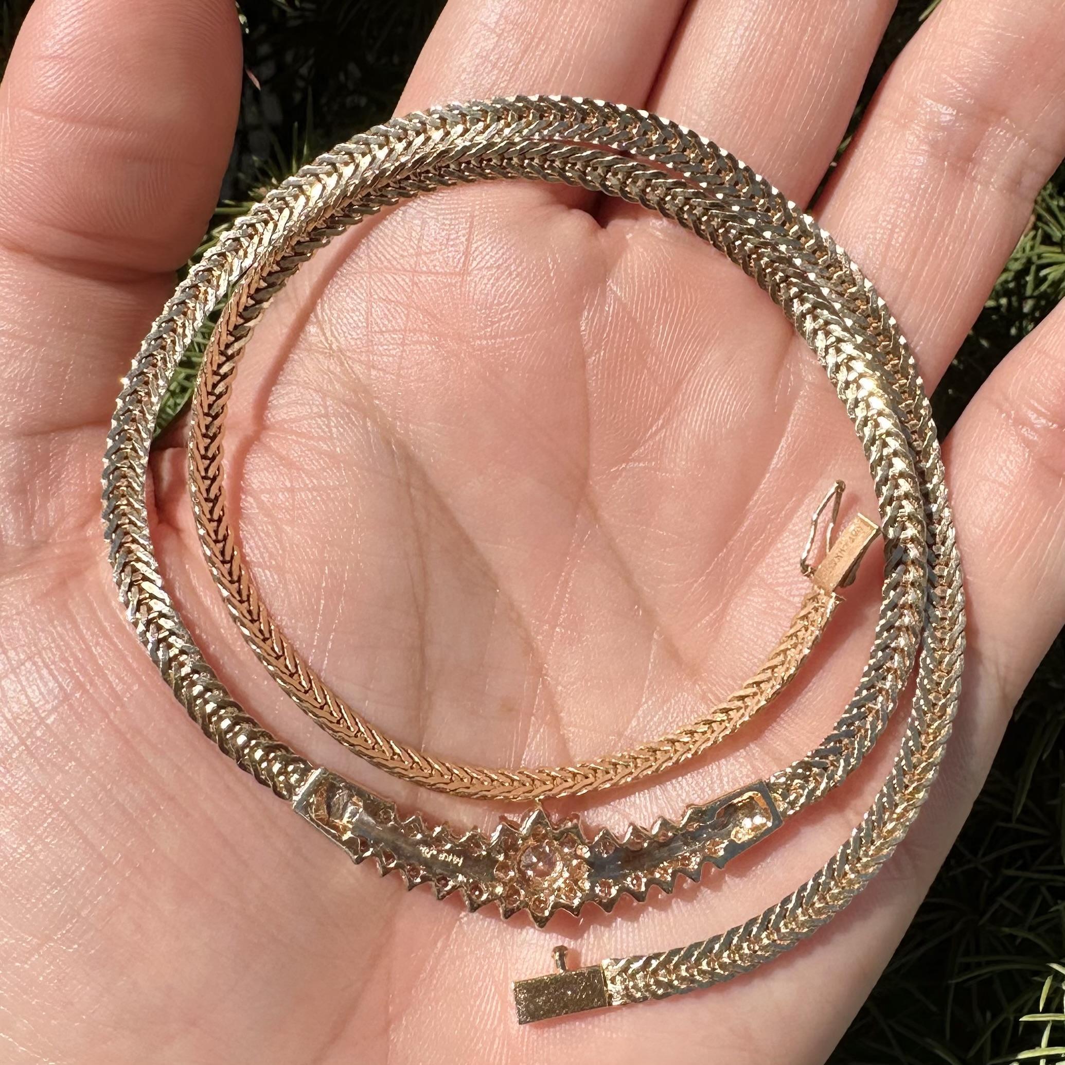 Collana in oro giallo 14k con sezione a cluster di diamanti da 1,75 carati, ampia e piatta a V.I.I. in vendita 1