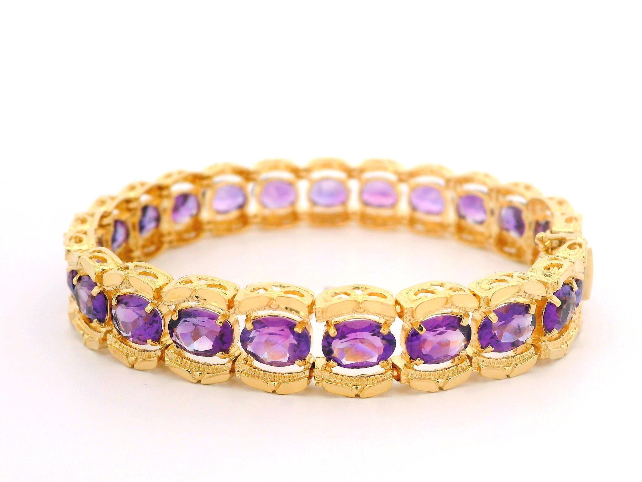 Bracciale largo in oro giallo 14k 17ctw con ametista ovale e lati tagliati a diamante In condizioni ottime in vendita a Montclair, NJ