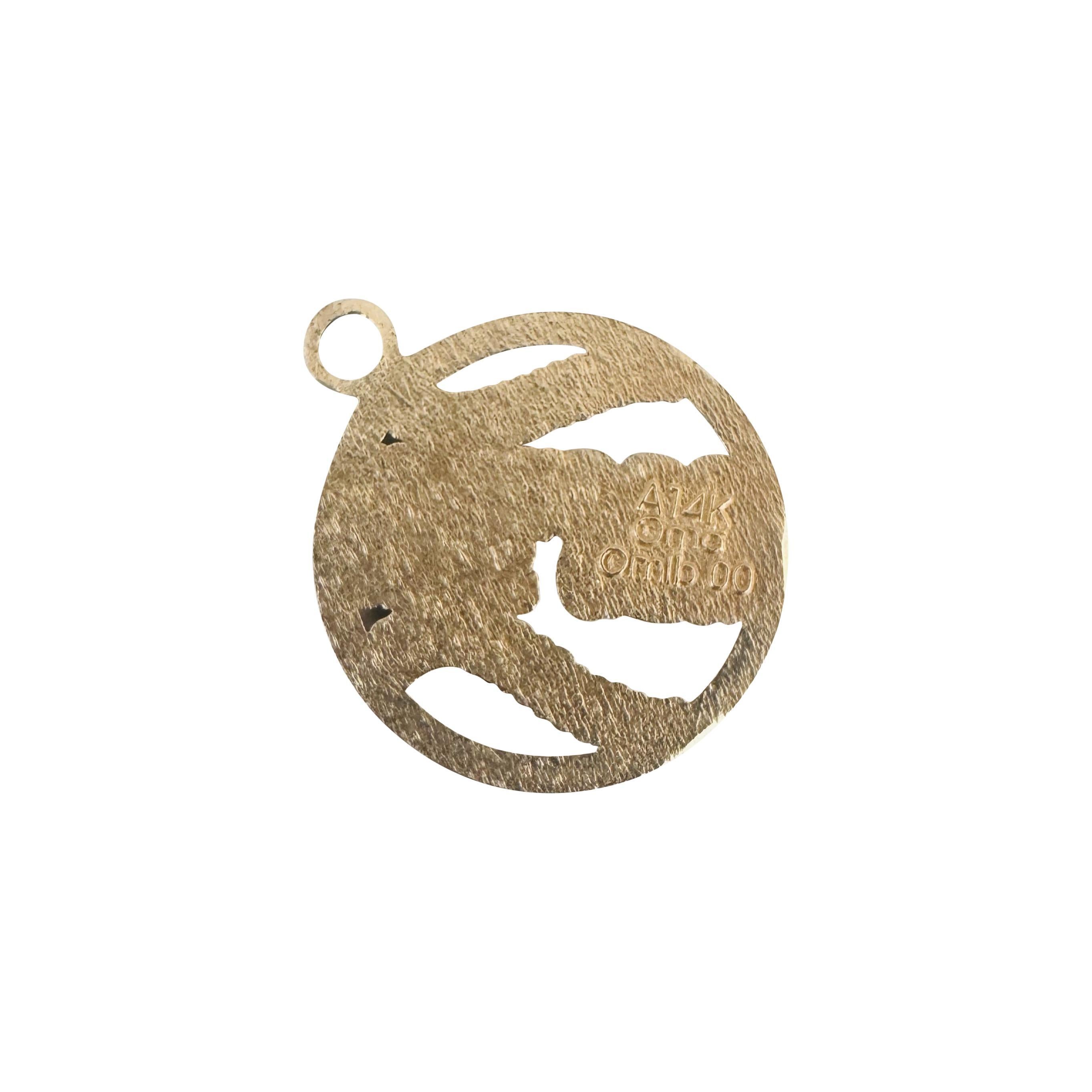 14k Yellow Gold 1.7g Boston Red Sox Baseball Charm Pendant In Good Condition In Guilford, CT
