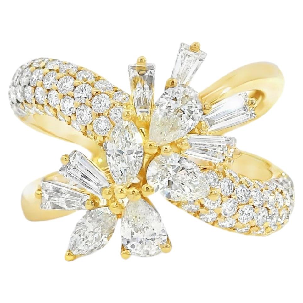 14k Yellow Gold 1.85ctw Natural Mixed Cut Diamond Trapezoid Ring For Sale