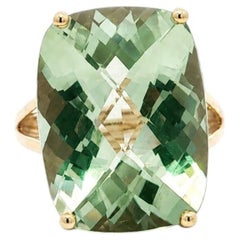 Anello solitario in oro giallo 14k (18 carati) con grande prasiolite dal taglio a cuscino e colore verde brillante