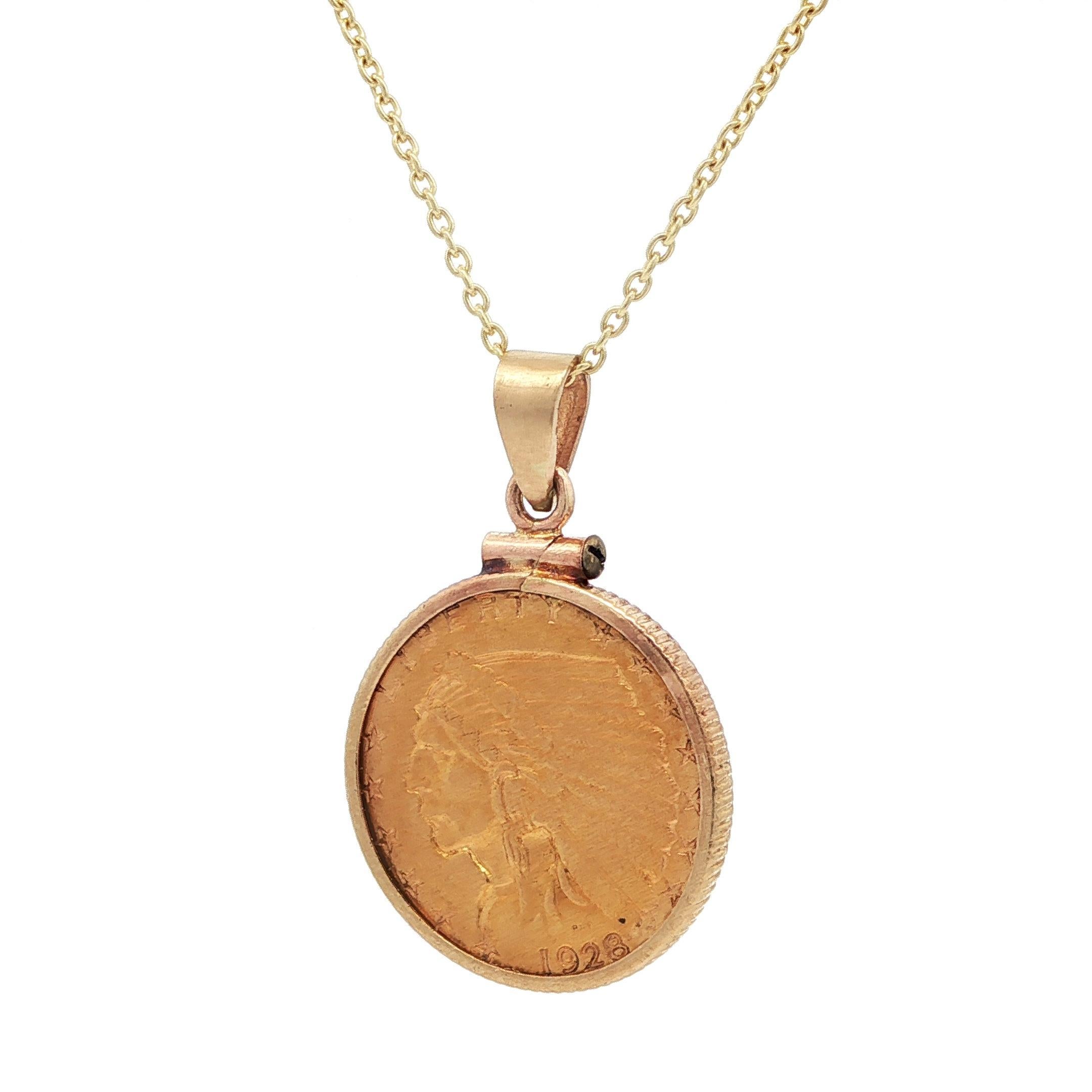 Collana con ciondolo a forma di moneta con testa indiana in oro giallo 14k del 1928 da 2,50 dollari In condizioni ottime in vendita a Montclair, NJ