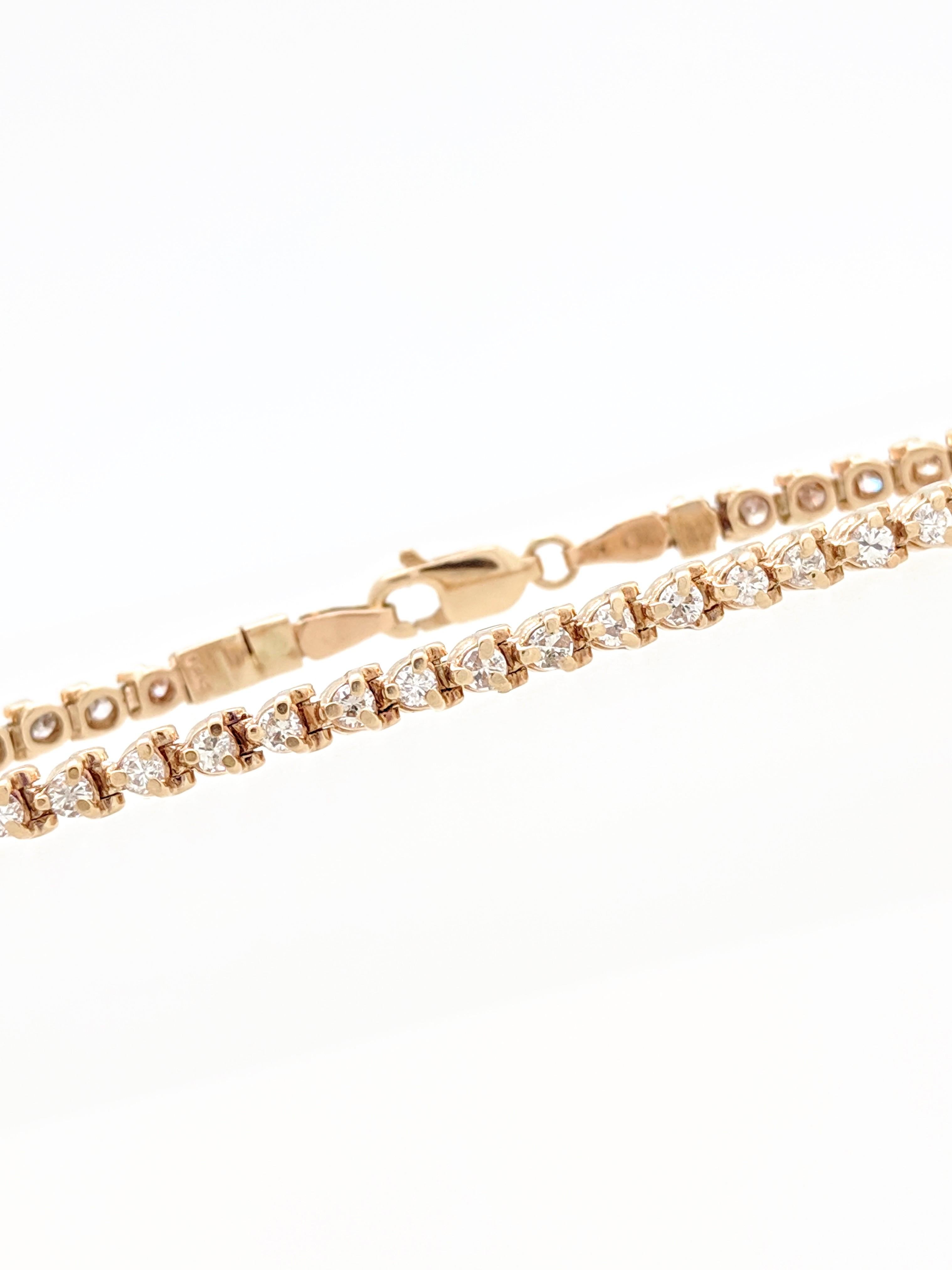 14 Karat Yellow Gold 1.92 Carat Diamond Tennis Bracelet For Sale 2