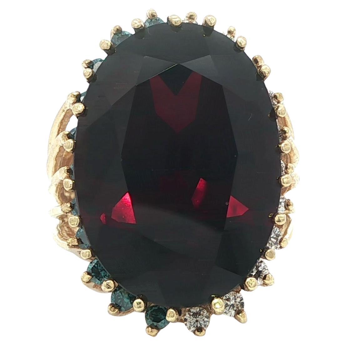 Anello a filo aperto in oro giallo 14k con granato grande da 19,50 carati e diamanti blu e bianchi in vendita