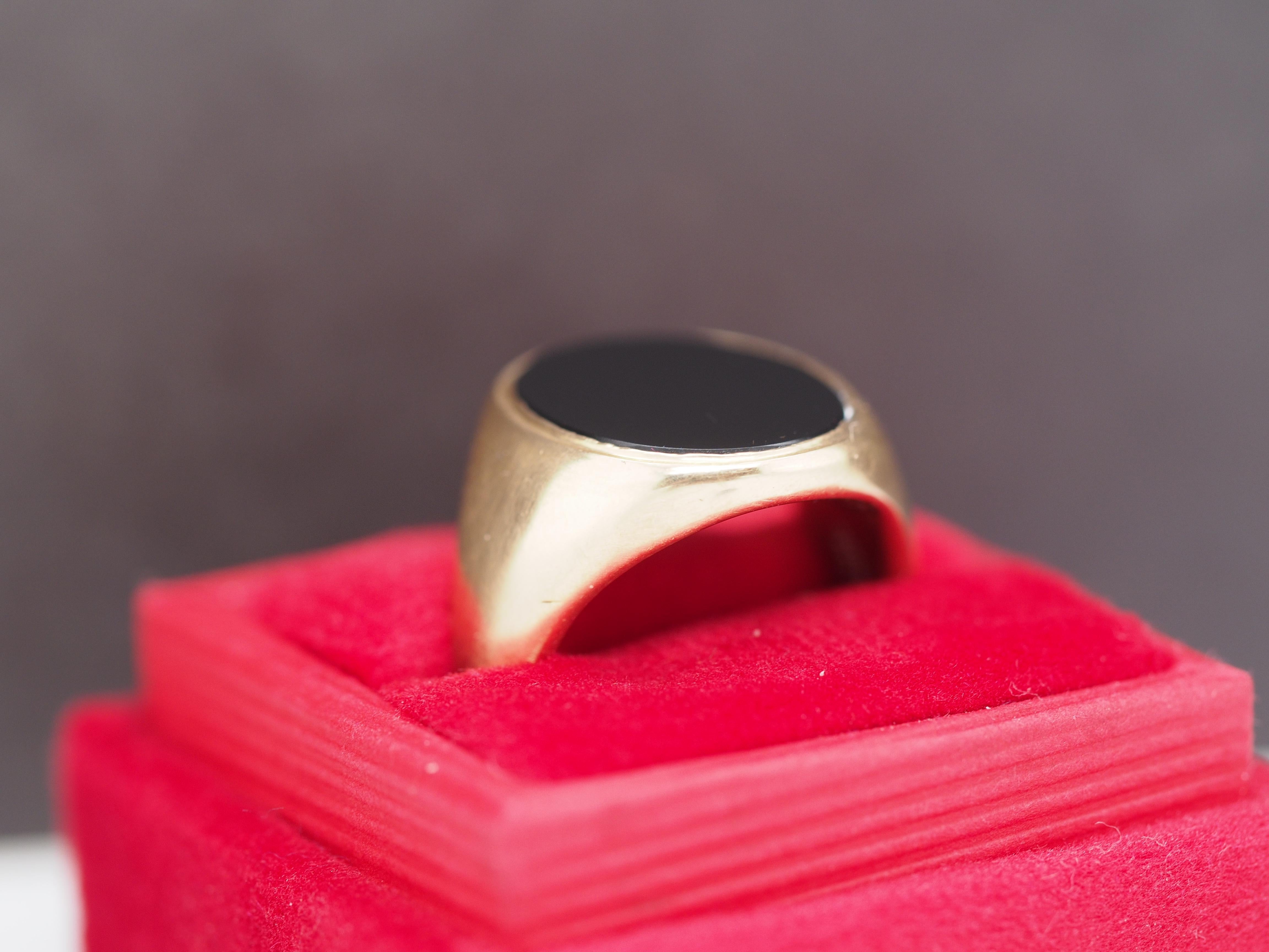 14K Yellow Gold 1950s Tiffany & Co. Onyx Ring For Sale 1