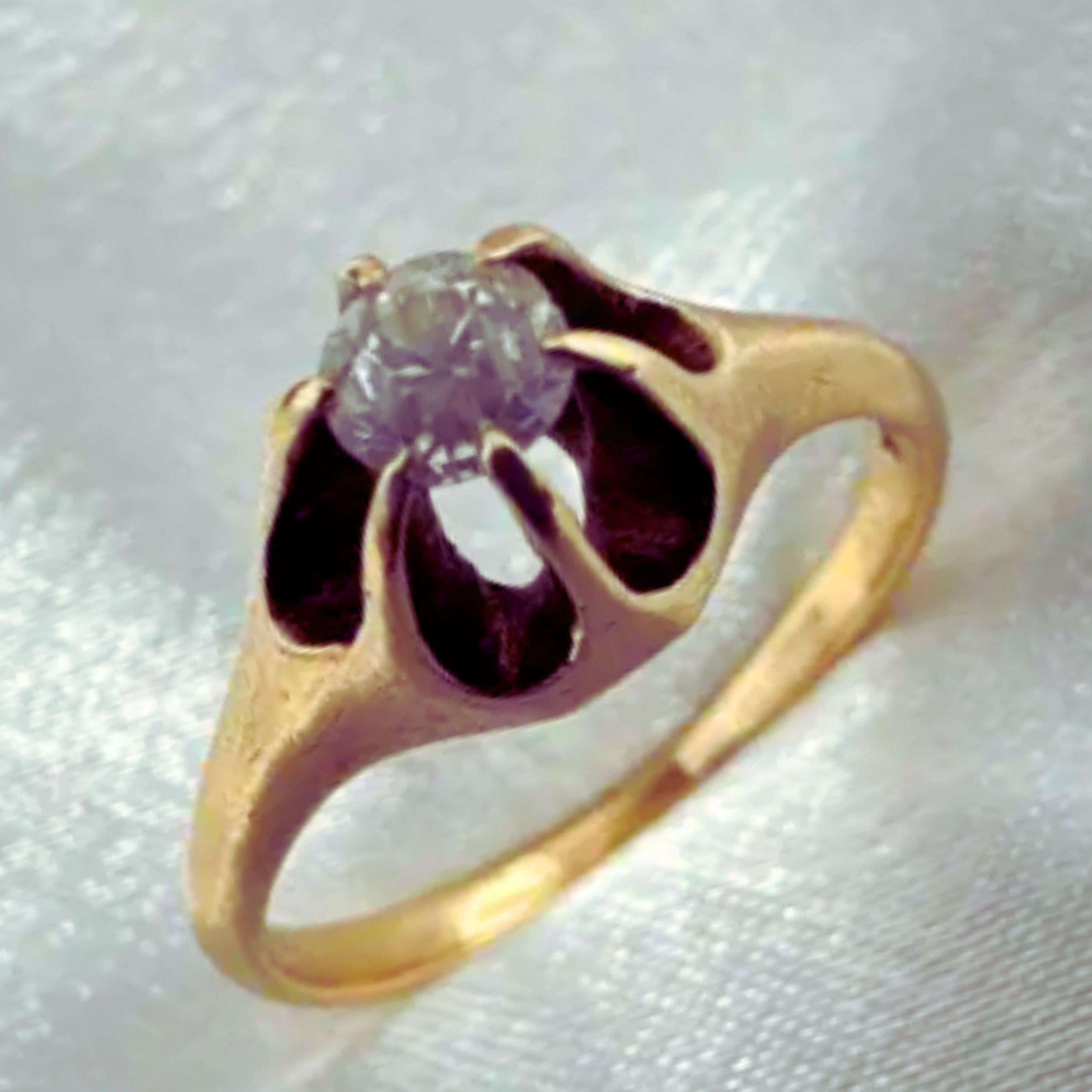 Bague du 19e siècle en or jaune 14K avec diamant blanc taillé en brillant  Taille 5.75 en vente 8
