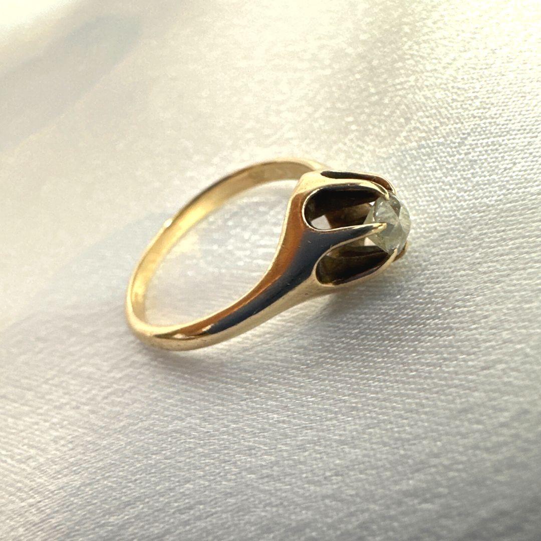 14 Karat Gelbgold Ring aus dem 19. Jahrhundert mit weißem Diamanten im Brillantschliff  Größe 5.75 für Damen oder Herren im Angebot