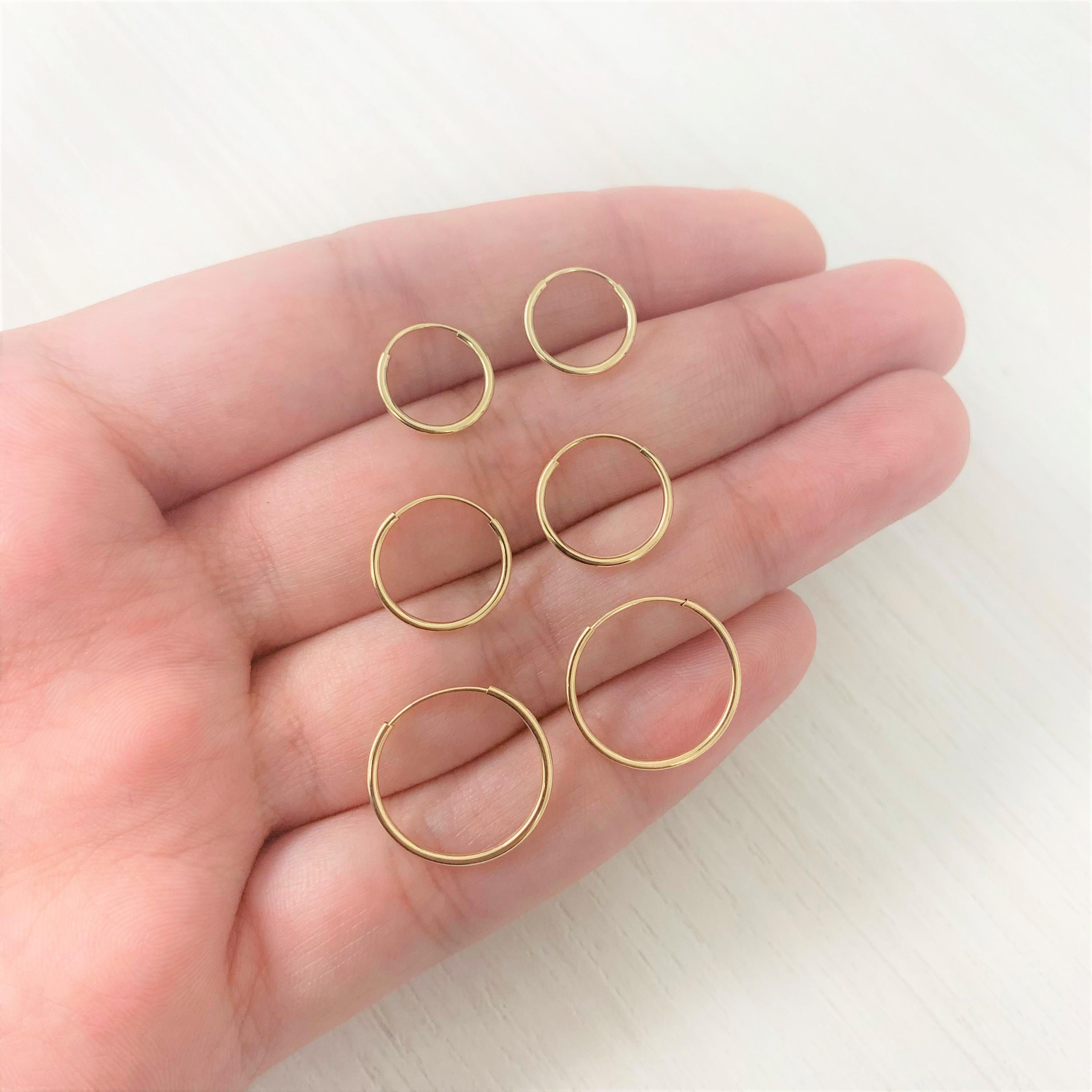 Contemporary 14K Yellow Gold Endless Hoop Earrings for Her For Sale