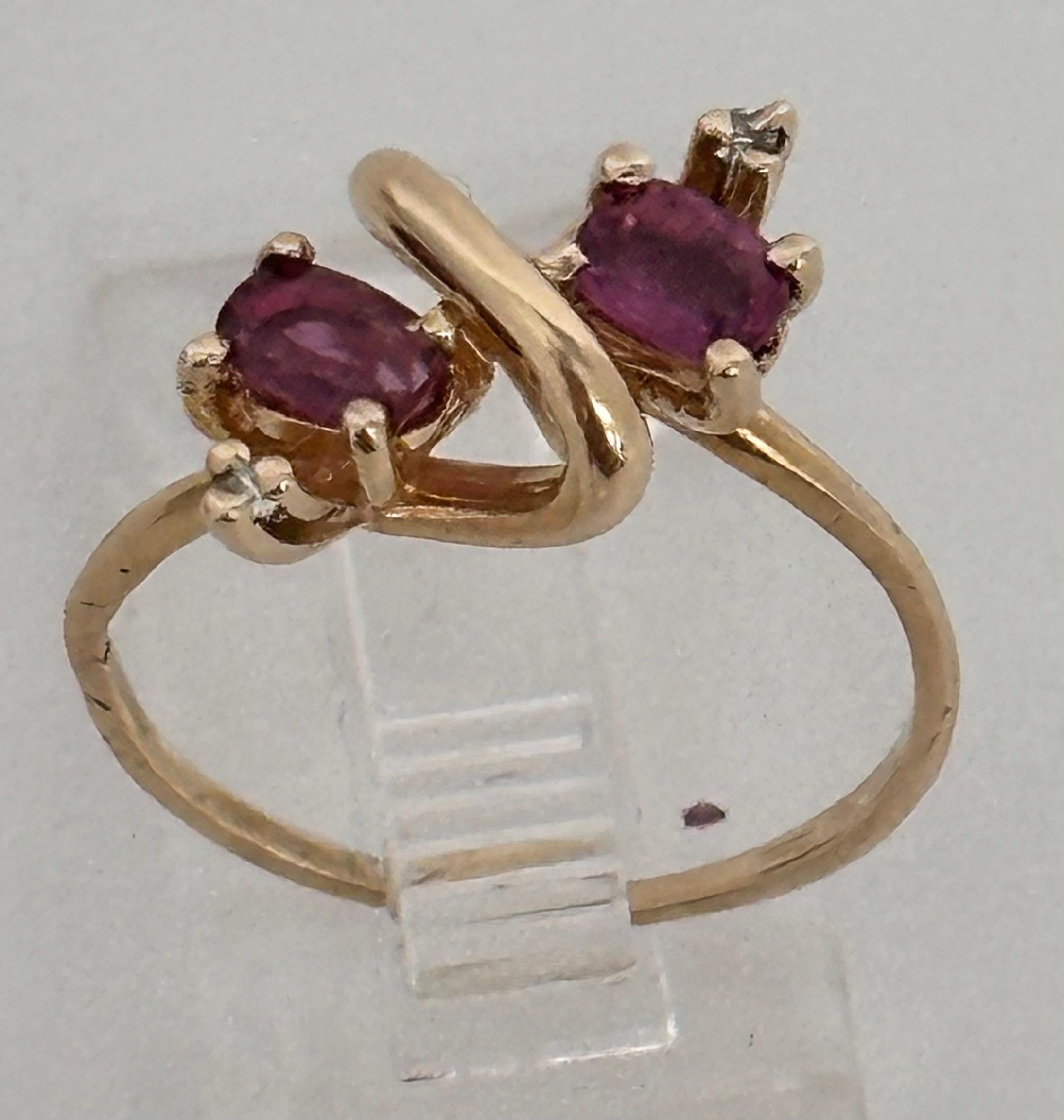 Oval Cut 14k Yellow Gold ~ 2 Oval Ruby's and Diamond ~ Ring ~ Size 6 For Sale