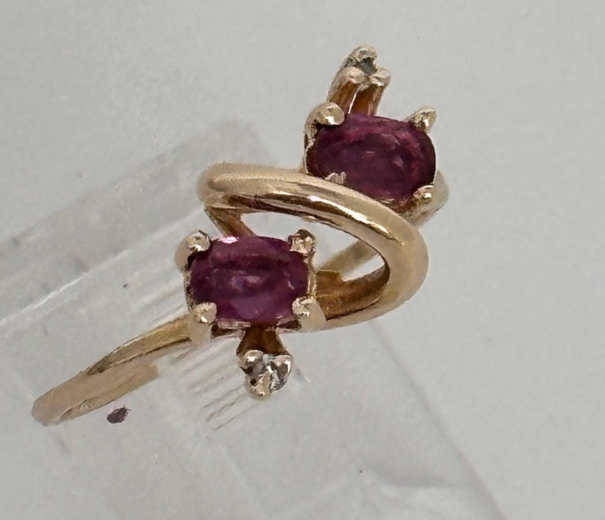 14k Yellow Gold ~ 2 Oval Ruby's and Diamond ~ Ring ~ Size 6 In New Condition For Sale In Las Vegas, NV