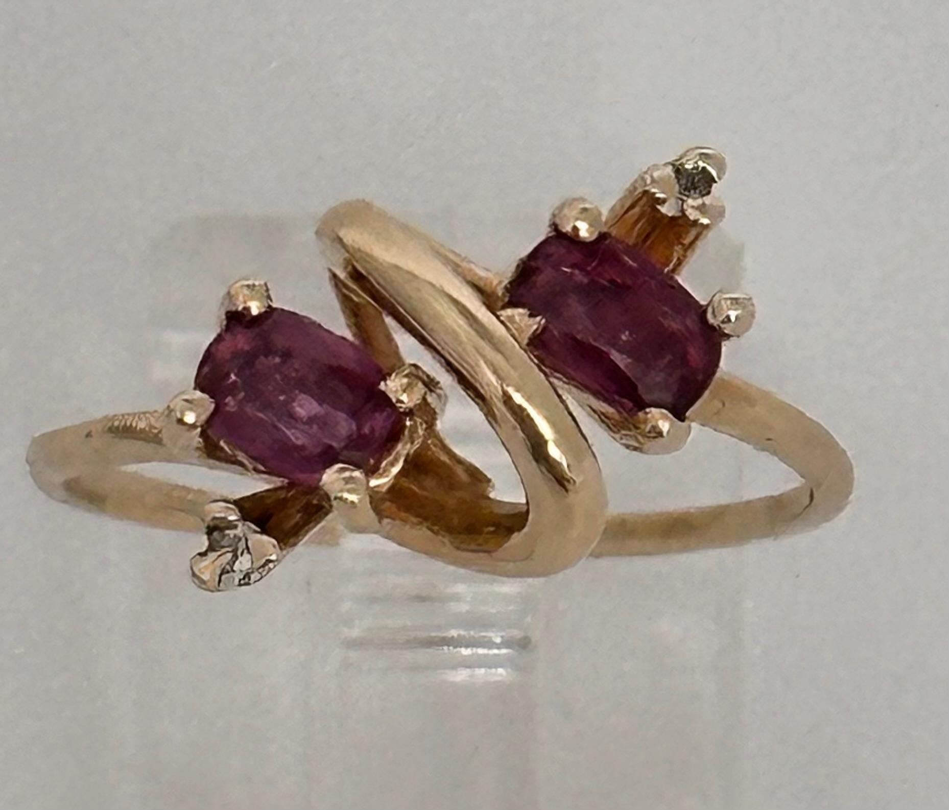 Women's 14k Yellow Gold ~ 2 Oval Ruby's and Diamond ~ Ring ~ Size 6 For Sale