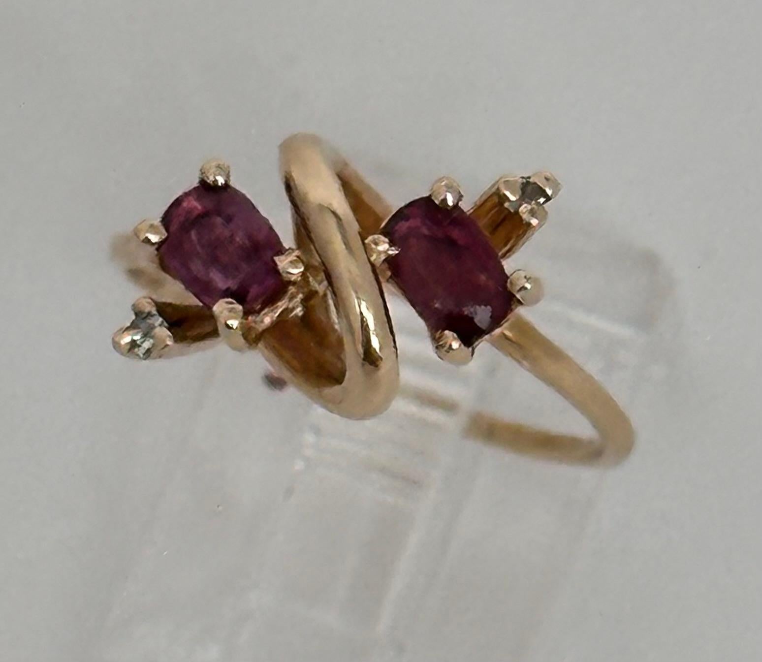 14k Yellow Gold ~ 2 Oval Ruby's and Diamond ~ Ring ~ Size 6 For Sale 2
