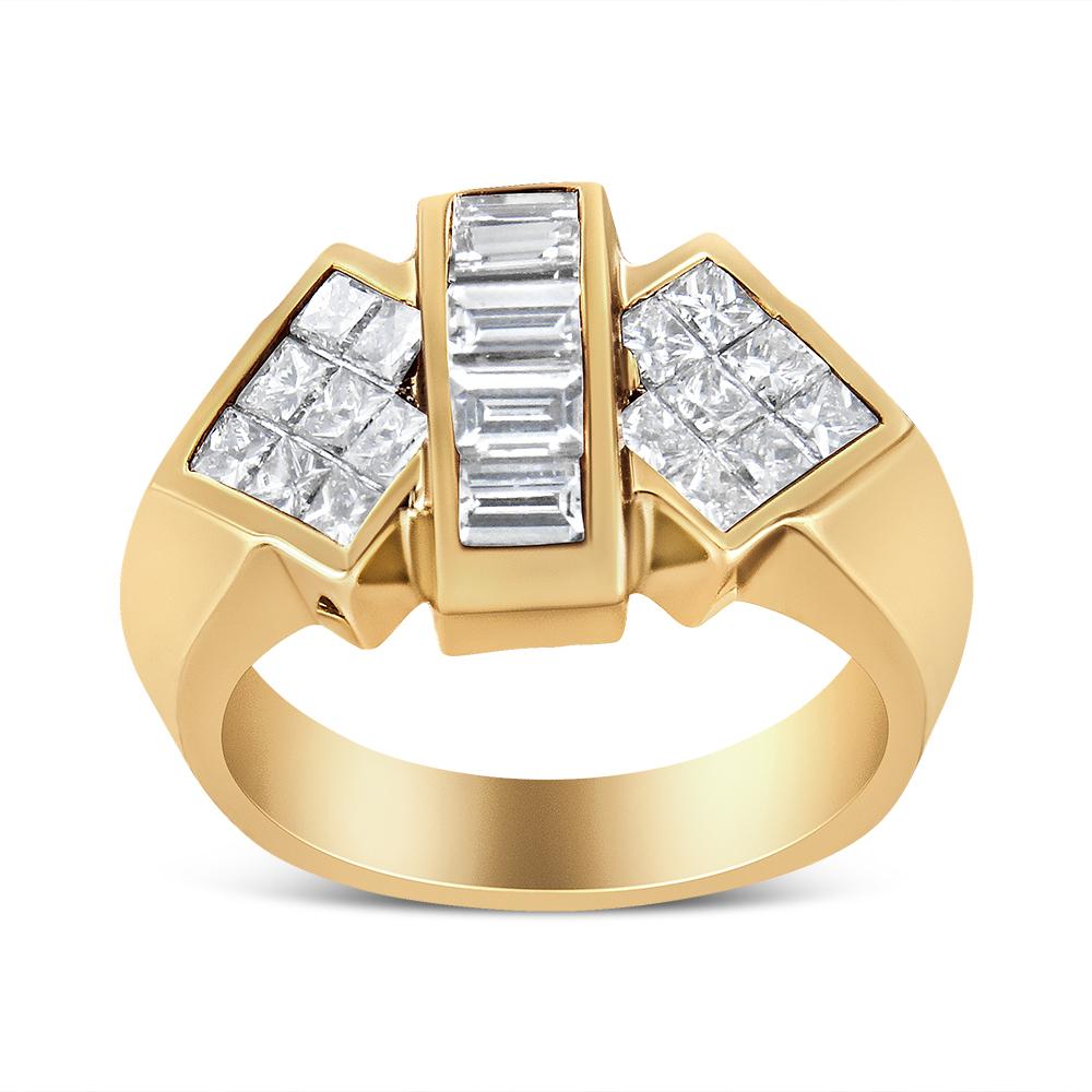 Este precioso anillo de cóctel de oro amarillo de 14k se convertirá en uno de tus favoritos. Esta banda de estilo bar y ala tiene unas vibraciones art déco contemporáneas dignas de elogio. Una fila vertical de diamantes baguette engastados en canal