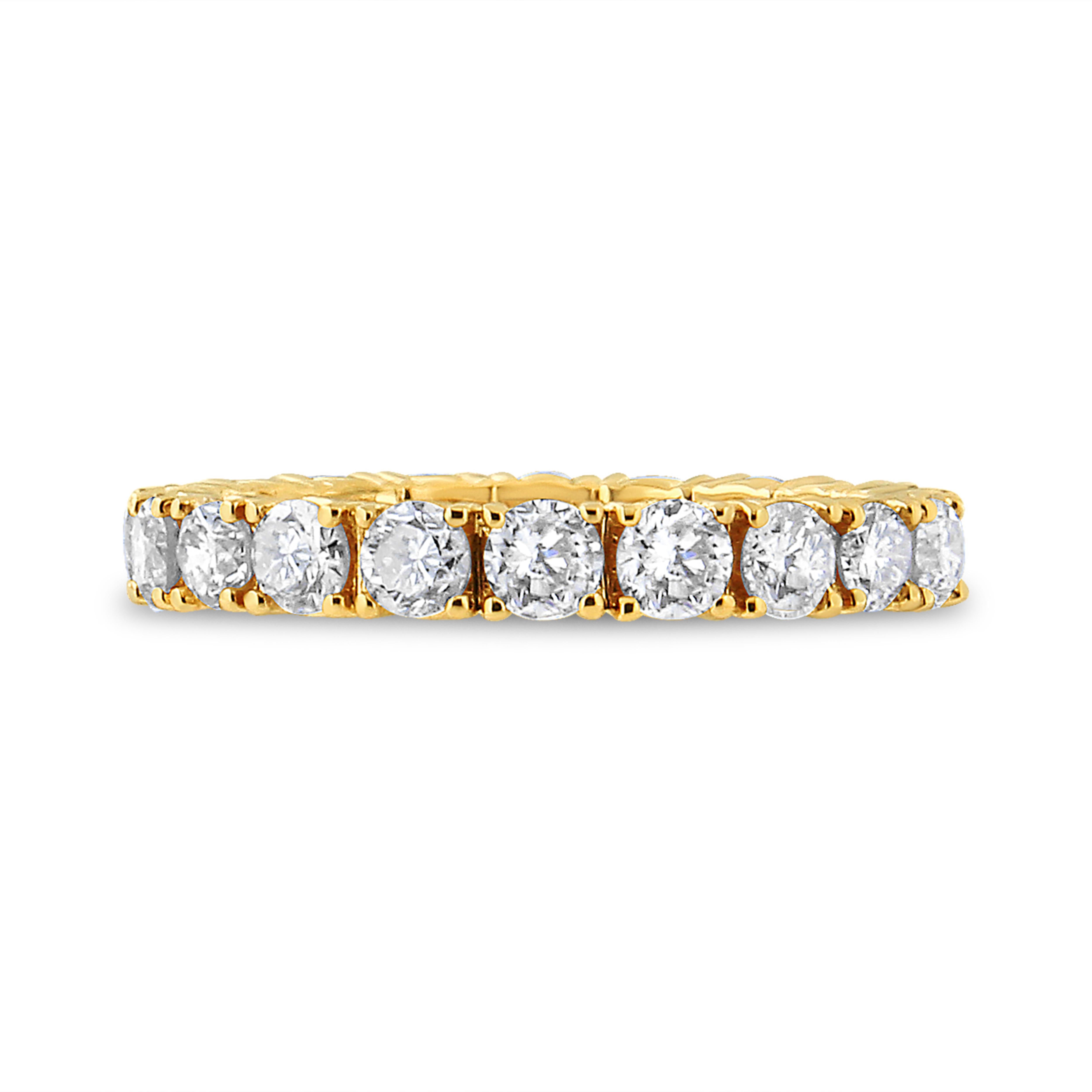 For Sale:  14K Yellow Gold 2.0 Cttw Shared Prong Set Round Cut Diamond Eternity Band 2