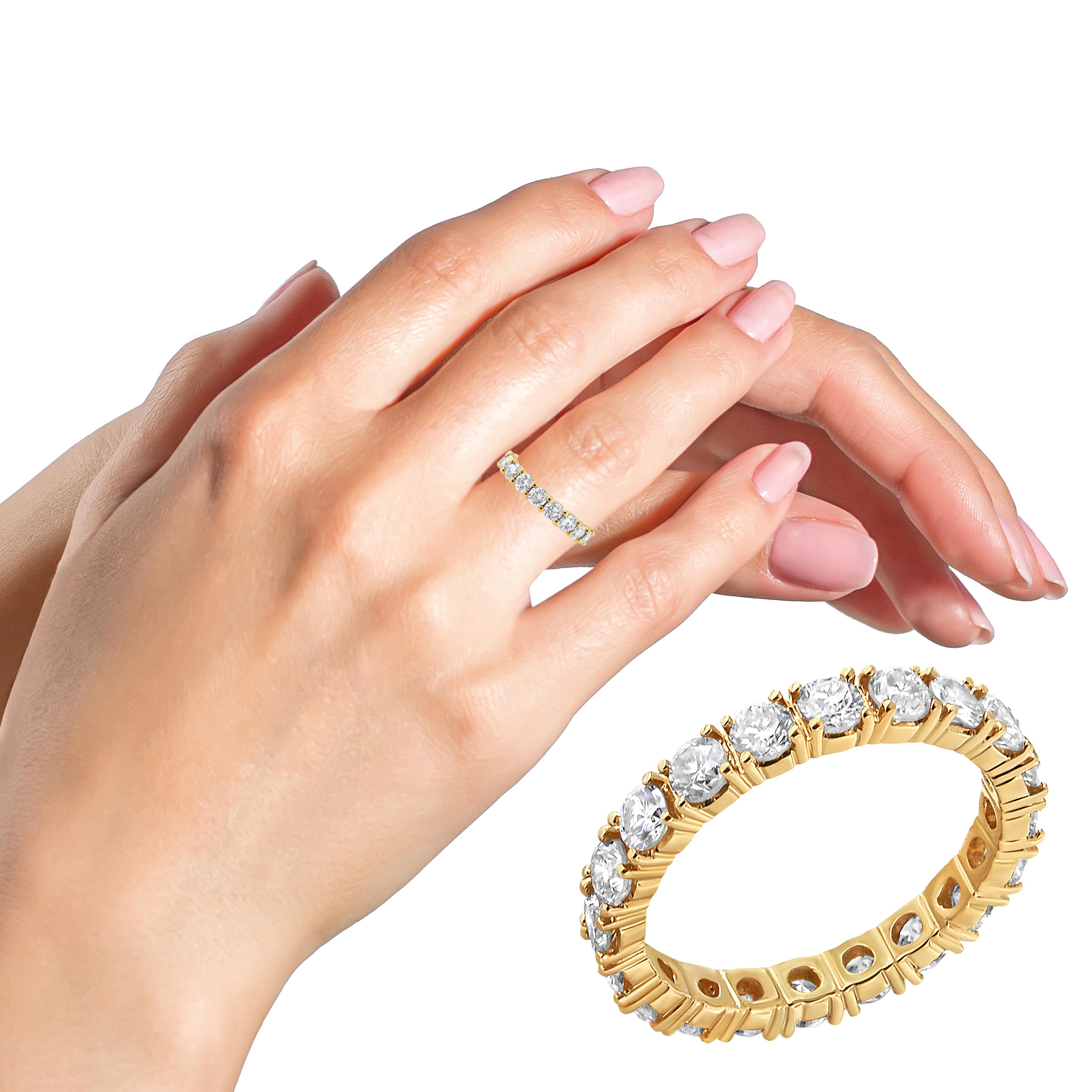 For Sale:  14K Yellow Gold 2.0 Cttw Shared Prong Set Round Cut Diamond Eternity Band 5