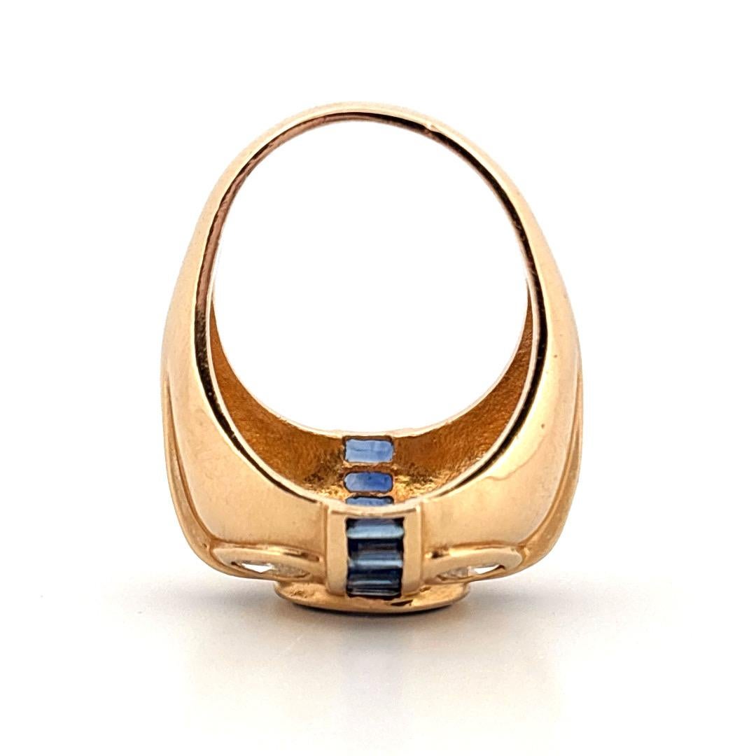 Or jaune 14K Saphir bleu central 2.00 carats et diamant + saphir 1.40 carats en vente 1