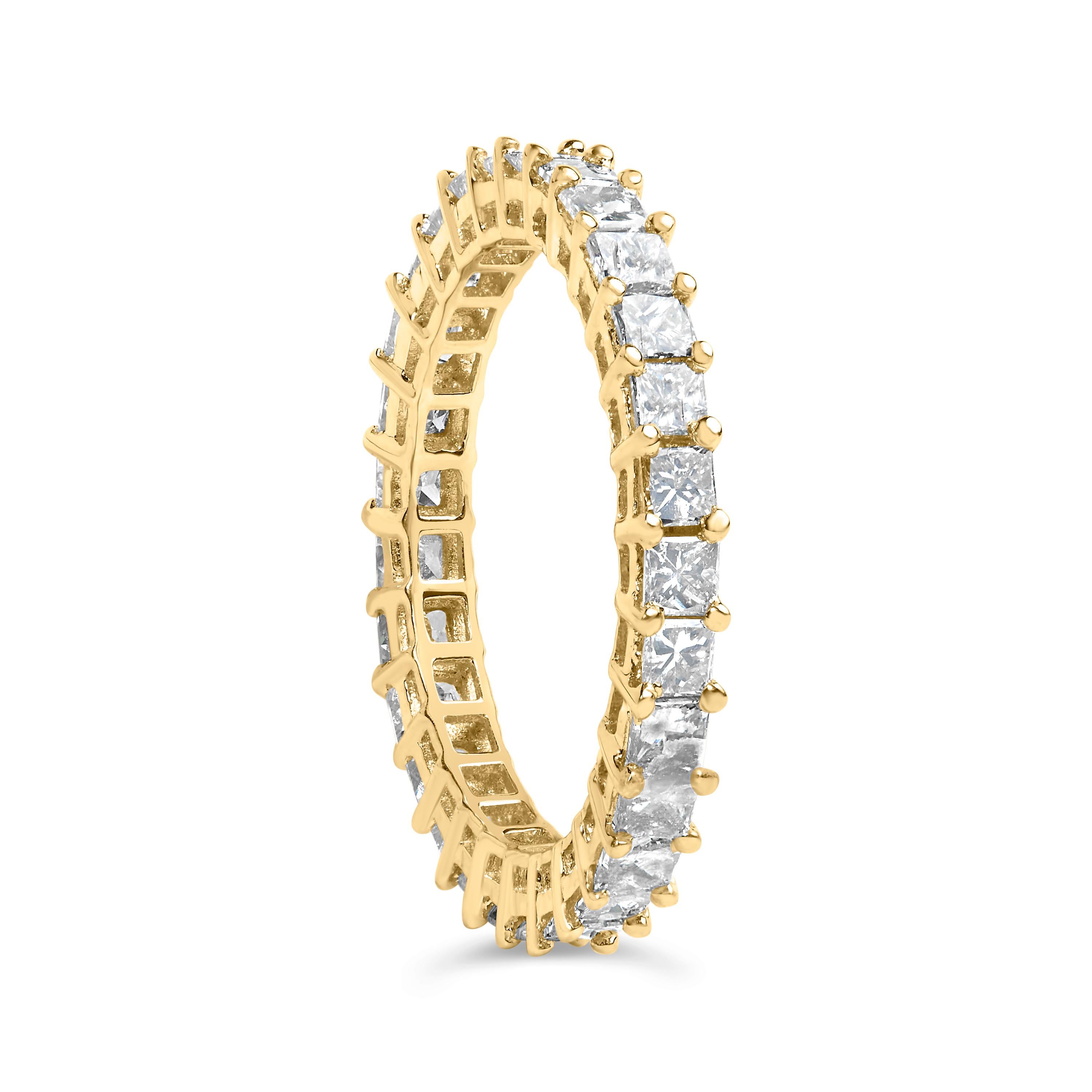 Modern 14K Yellow Gold 2.00 Cttw Shared Prong Set Princess Diamond Eternity Band Ring For Sale