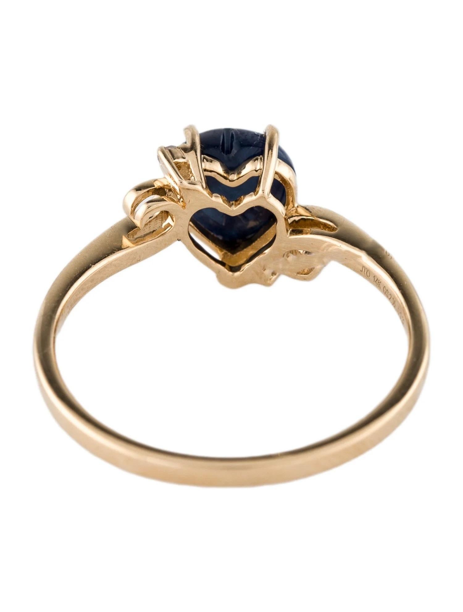 Taille cabochon Bague cocktail en or jaune 14 carats avec saphir en forme de cœur de 2,05 carats et diamants, taille 8 en vente