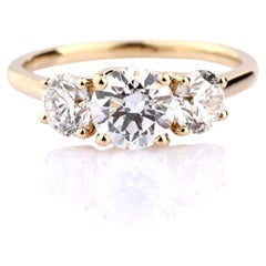 Ring aus 14-karätigem Gelbgold mit drei runden Naturdiamanten (2,07 Karat)