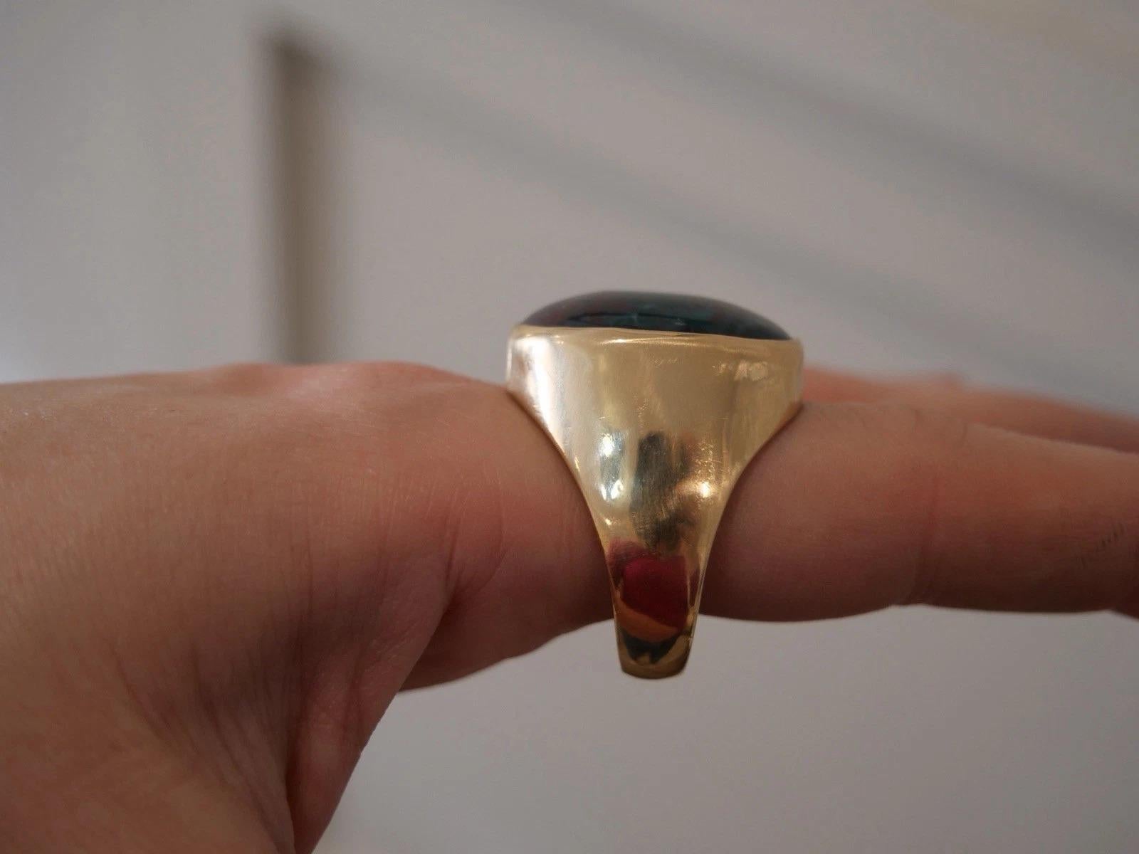 Bague homme en or jaune 14K 20.80 grammes pierre de sang cabochon ovale Taille 14.5 en vente 4