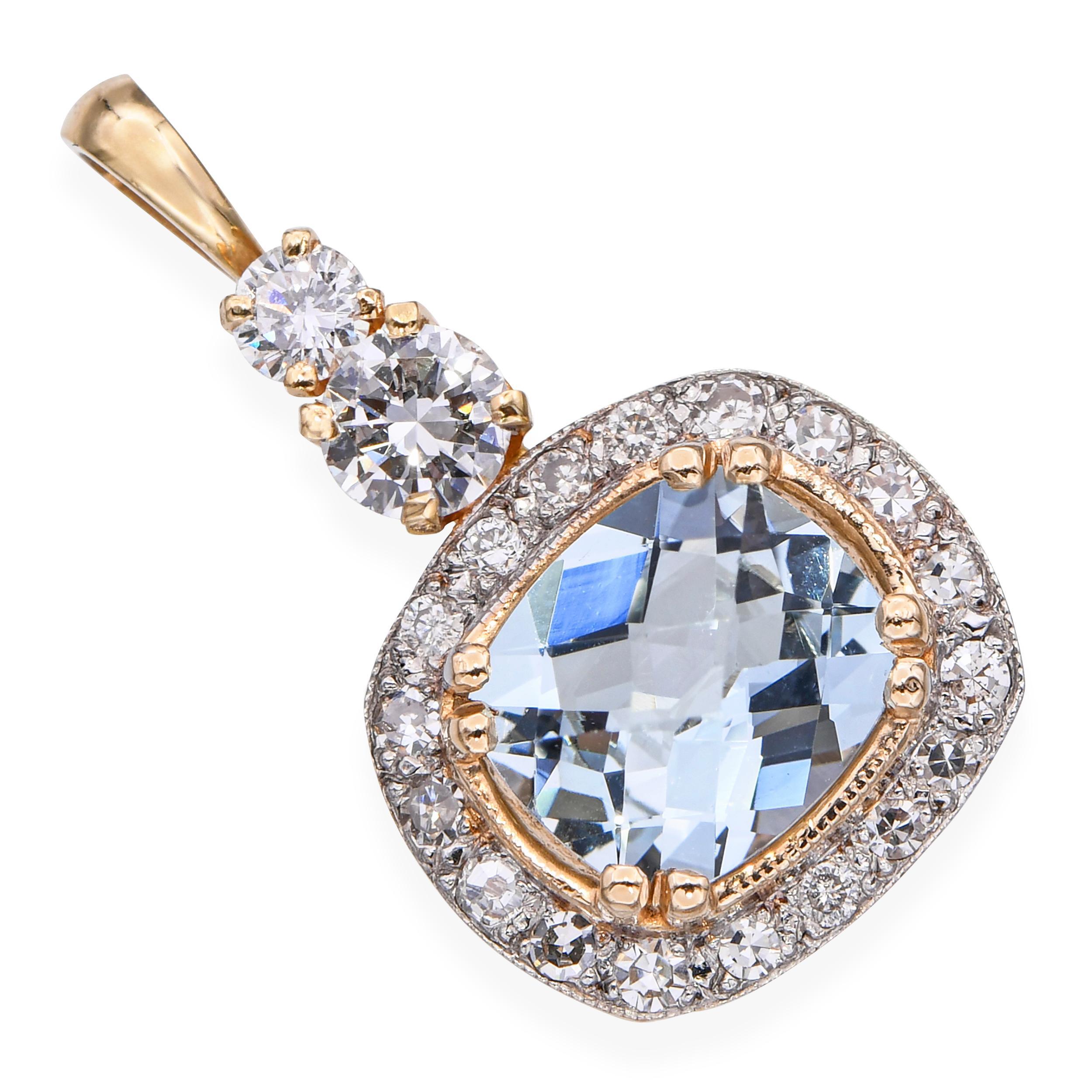 Ce pendentif vintage est un exemple rare et élégant de l'art des pierres précieuses, avec une superbe aigue-marine de 2,08ct sertie dans de l'or jaune 14k. La pierre centrale est entourée de 0,85 ctw de diamants naturels, de couleur J et de pureté