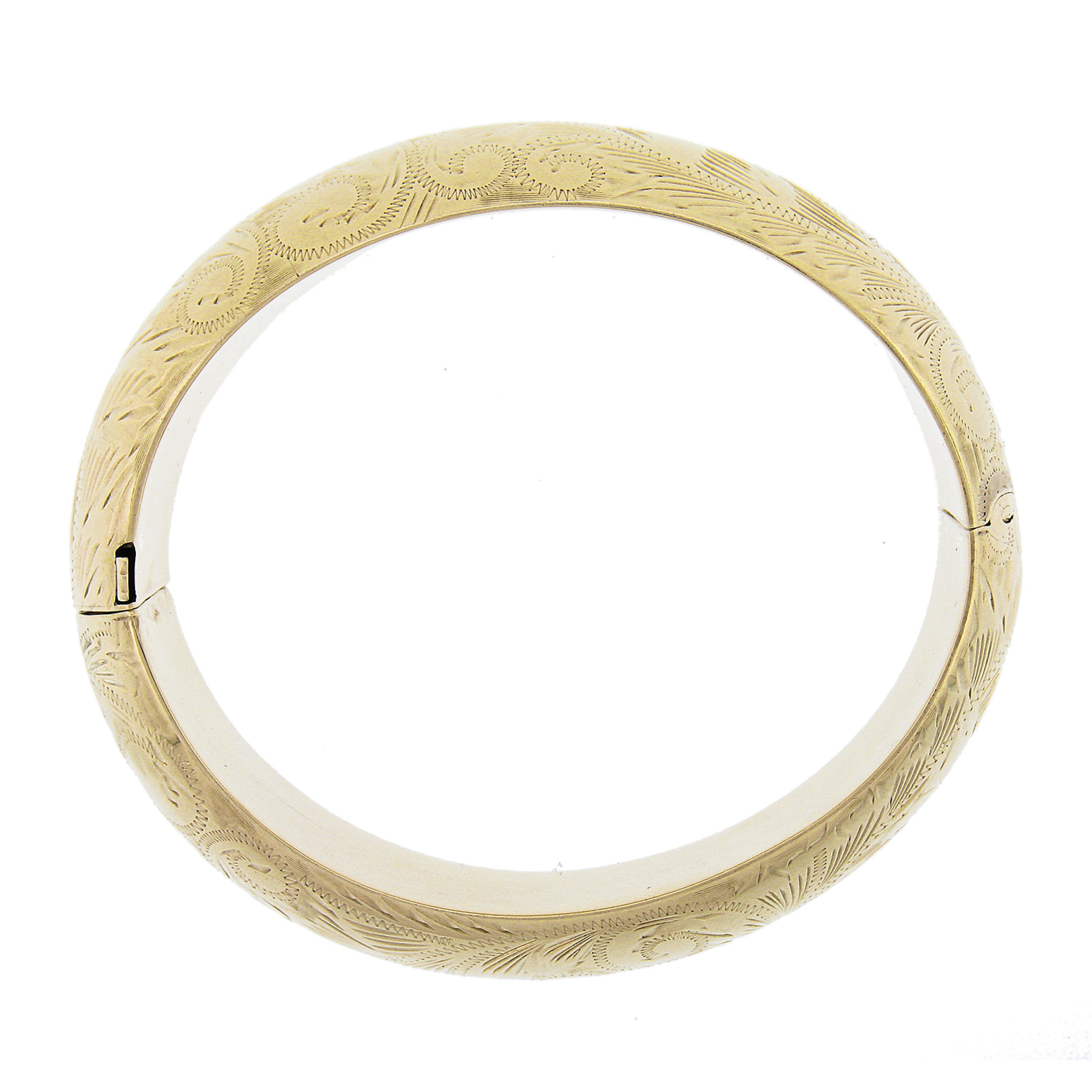 14k Yellow Gold 21.8mm Wide Hand Engraved All Around Open Hinged Bangle Bracelet For Sale 3