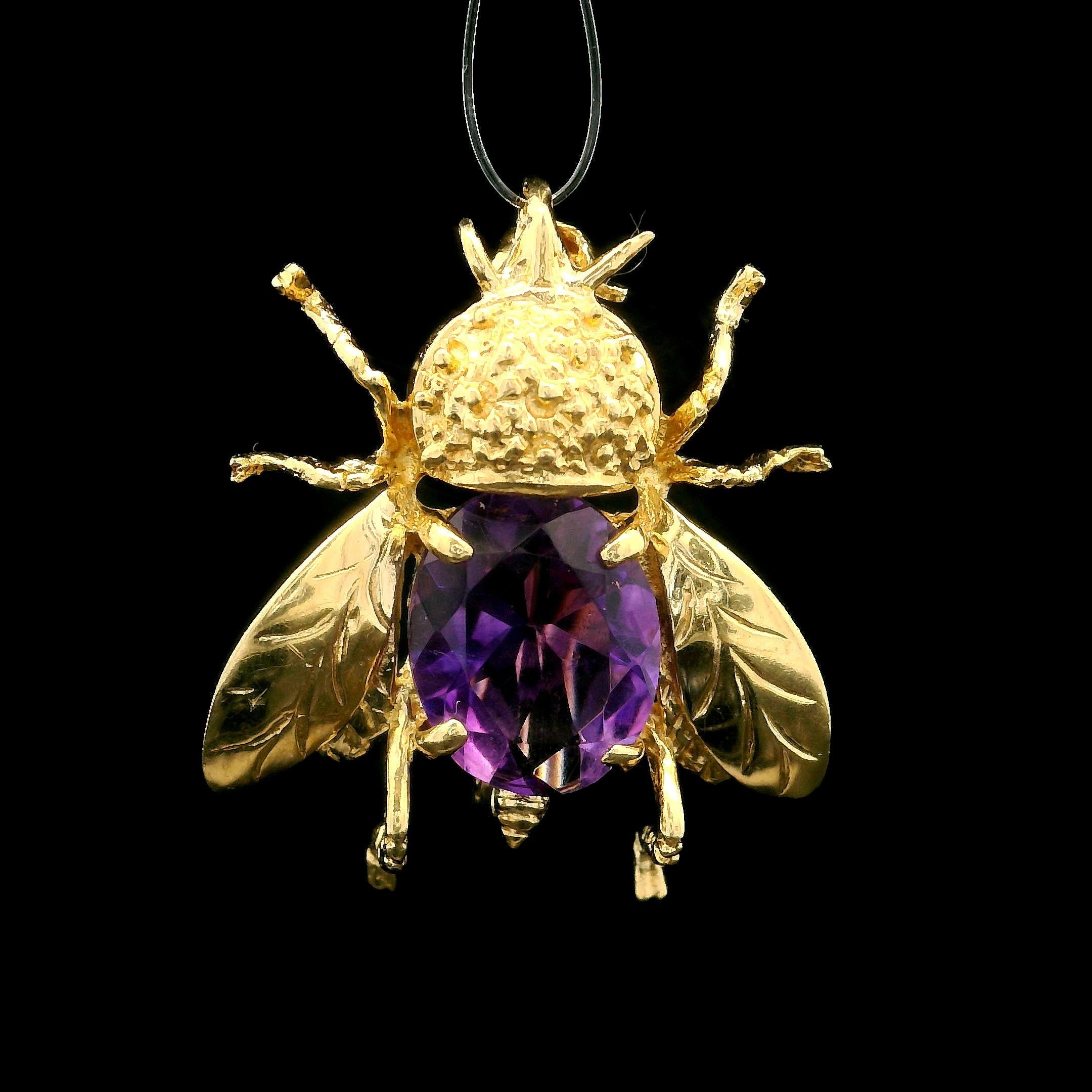 Women's or Men's 14k Yellow Gold 2.20ctw Oval Amethyst Honeybee Bee Fly Pin Brooch Pendant For Sale