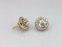 Ohrring aus 14-karätigem Gelbgold mit einem runden, natürlichen Diamanten (2,28 Karat) und abnehmbarem Halo-Solitaire-Design
