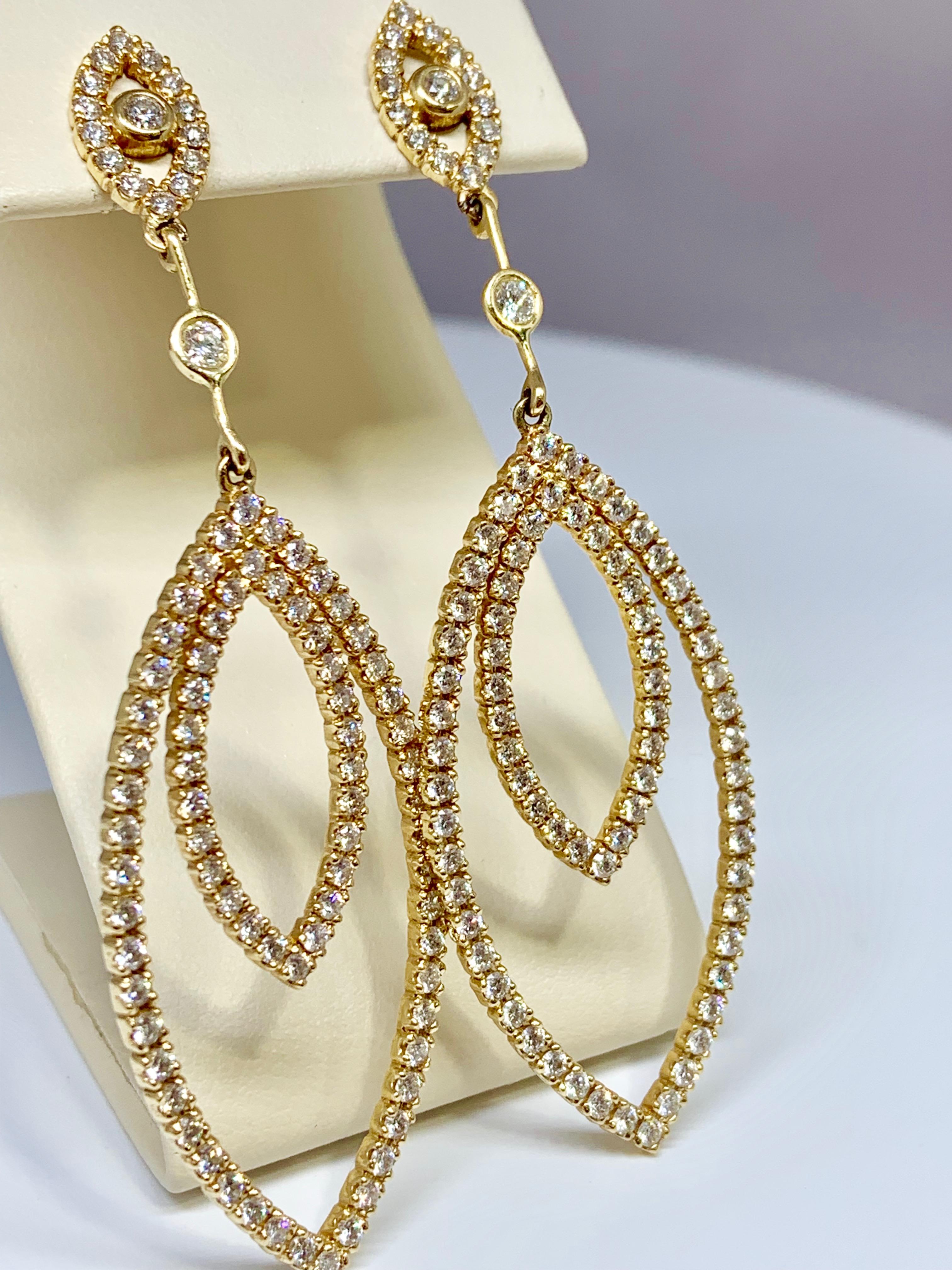 Round Cut 14 Karat Yellow Gold 2.35 Carat Diamond Drop Earrings For Sale
