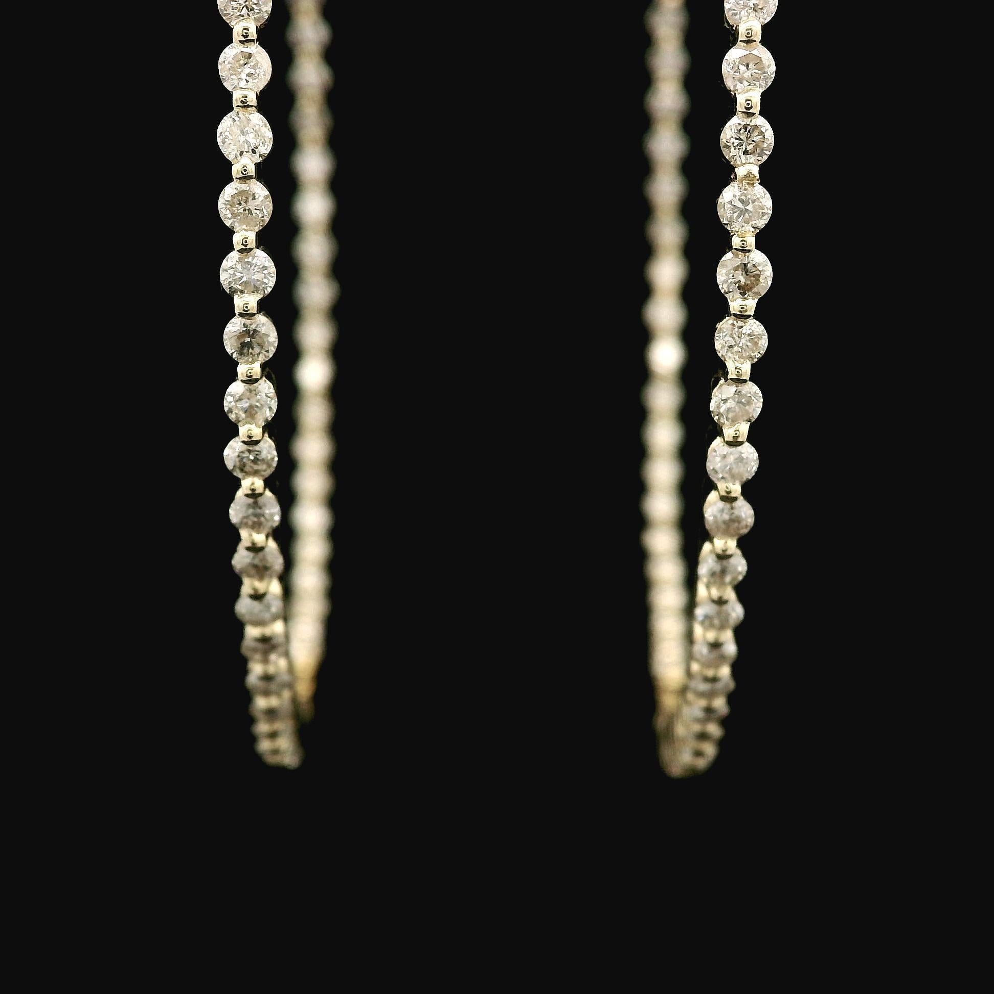 --Stones:--
120 Natural Genuine Diamonds - Round Brilliant Cut - Prong Set - Fiery White Color - SI2-I2 Clarity
Total Diamond Carat Weight: 2.47 approx.

Material: Solid 14k Yellow Gold
Weight: 8.13 Grams
Backing: Posts w/ Snap Closure pierced ears