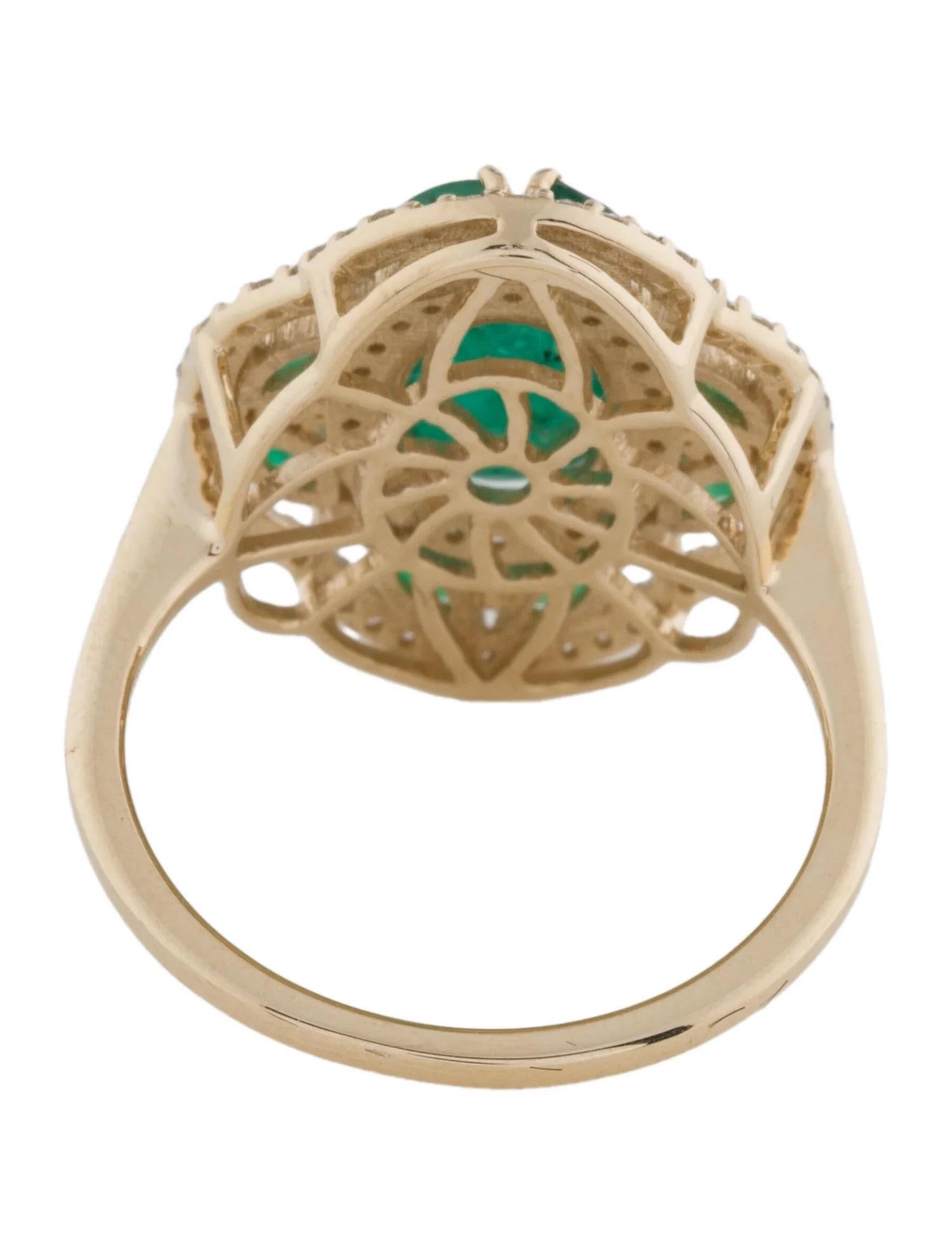 Taille Marquise Bague de cocktail en or jaune 14K 2.48ctw Emerald & Diamond Taille 7, Marquise Brillia en vente