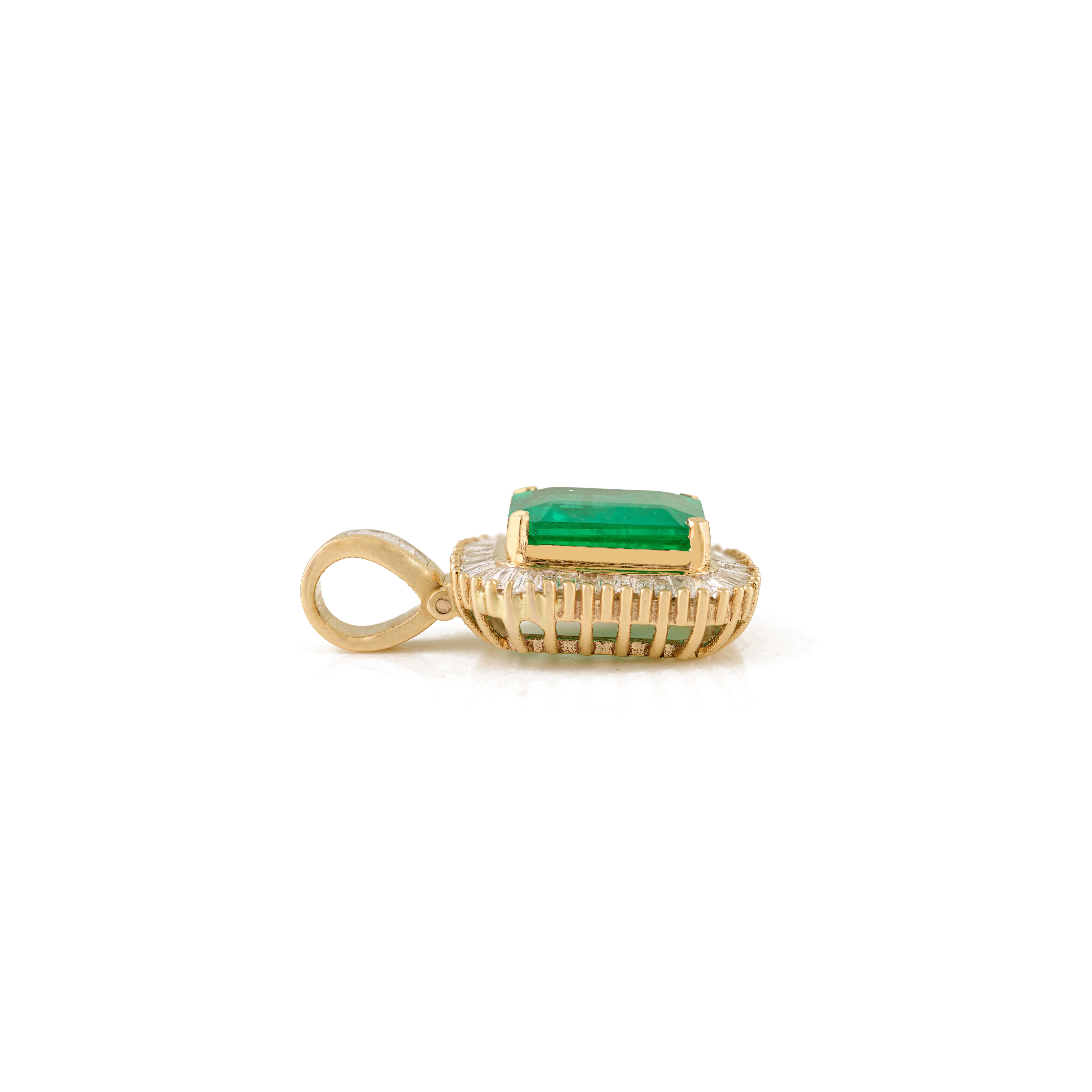 Oro amarillo 14k 2,5Ct. Colgante de Esmeralda con Halo de Diamantes Baguette Regalo de Navidad en venta 1
