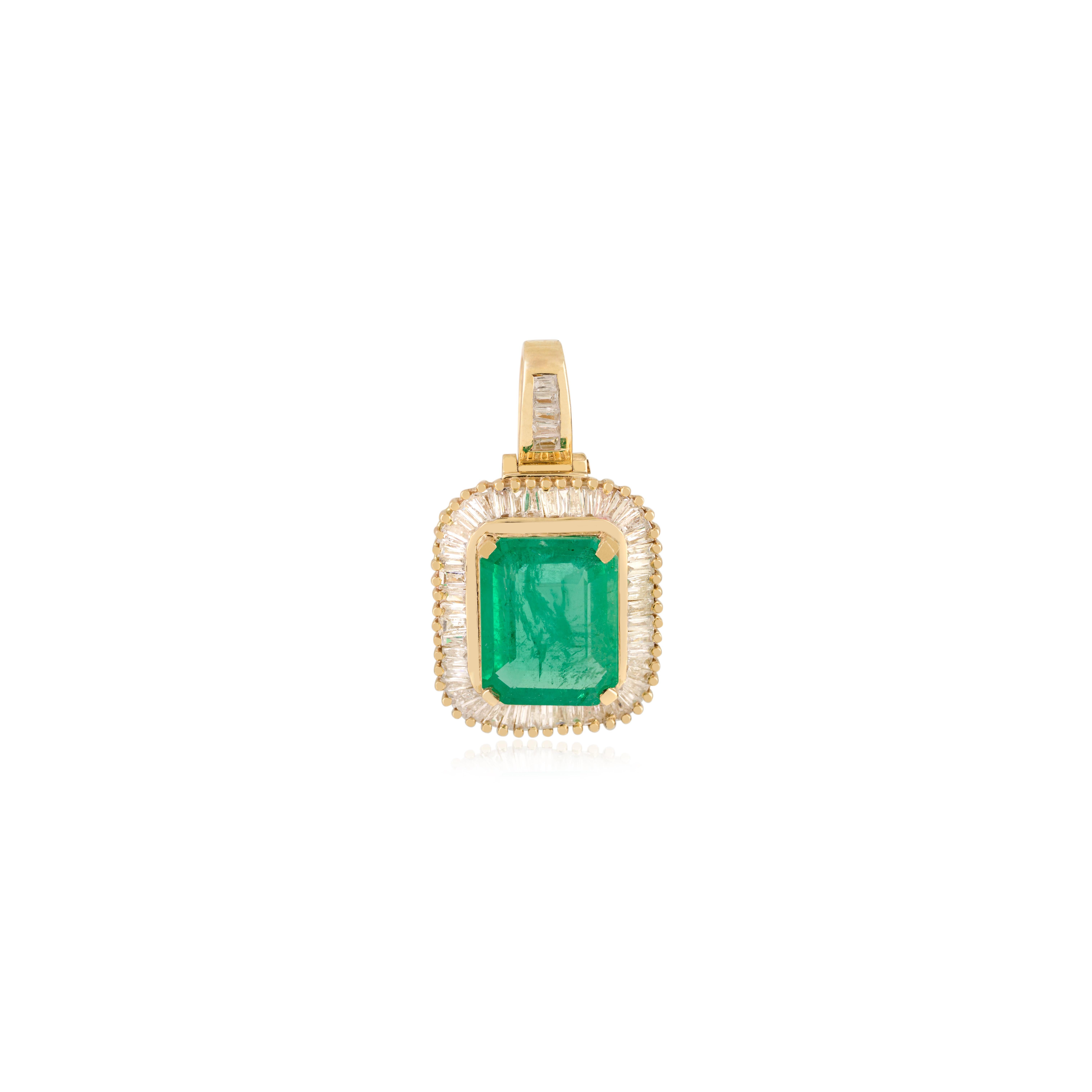 Oro amarillo 14k 2,5Ct. Colgante de Esmeralda con Halo de Diamantes Baguette Regalo de Navidad en venta 3
