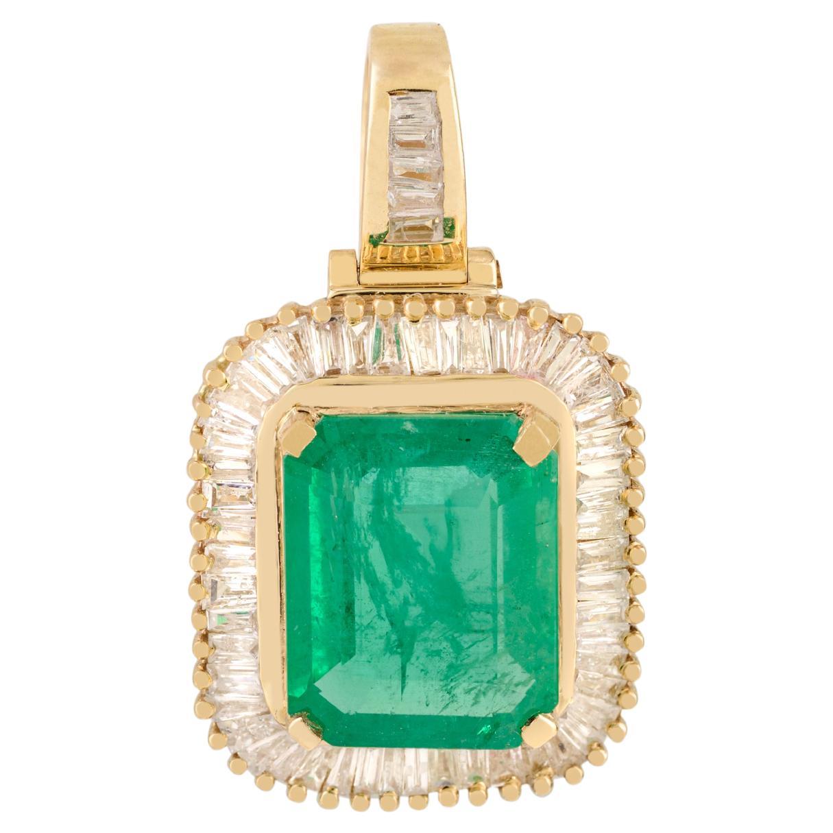 Oro amarillo 14k 2,5Ct. Colgante de Esmeralda con Halo de Diamantes Baguette Regalo de Navidad en venta
