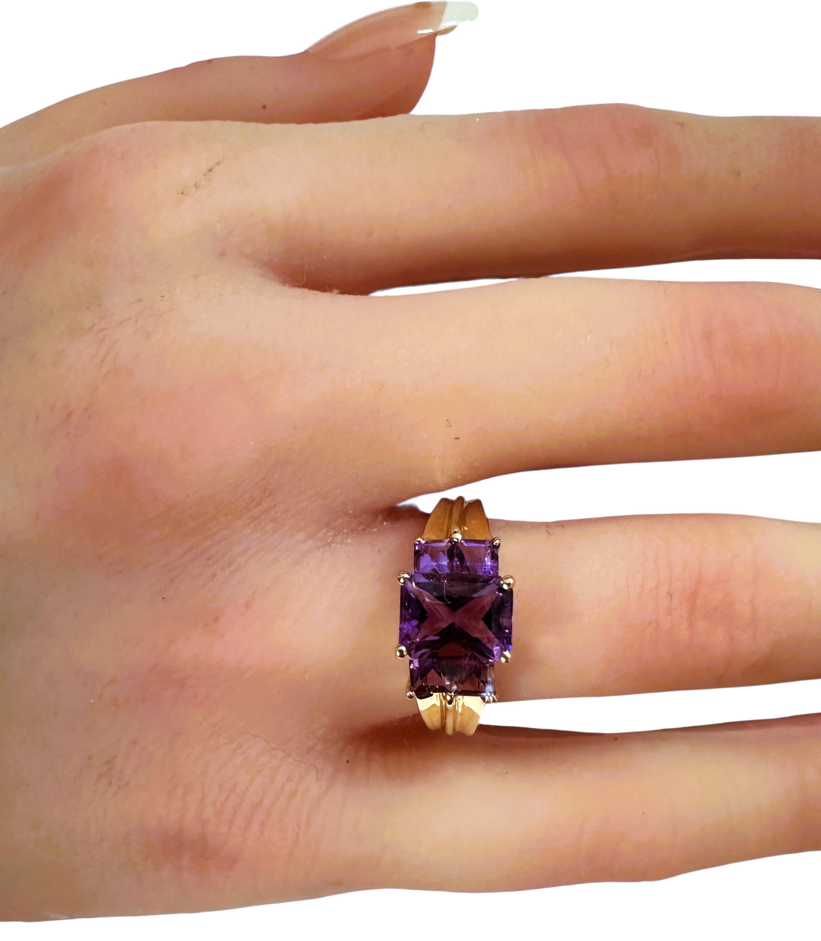 14k Yellow Gold 2.72 Carat Radiant Cut & Square Cut Amethyst Ring Size 7 For Sale 5