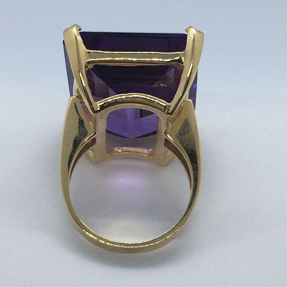 Modernist 14k Yellow Gold 28 Carat Rectangular Faceted Amethyst Lady's Ring For Sale