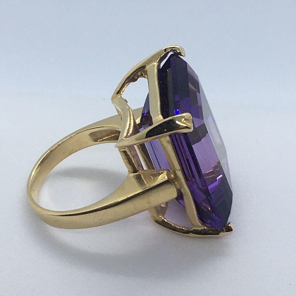 Emerald Cut 14k Yellow Gold 28 Carat Rectangular Faceted Amethyst Lady's Ring For Sale