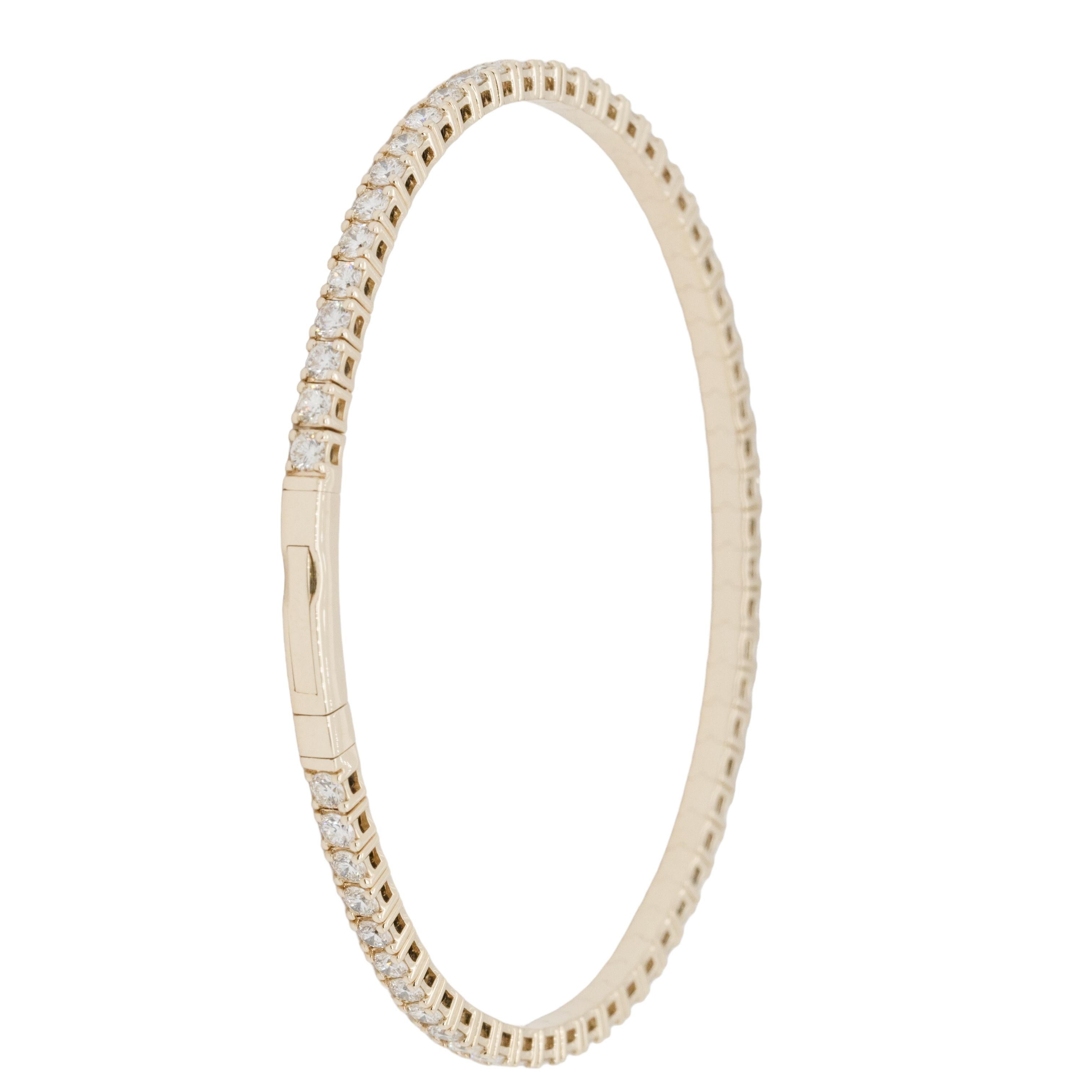 Bracelet jonc extensible style tennis en or jaune 14 carats avec diamants naturels de 2,81 carats en vente 3