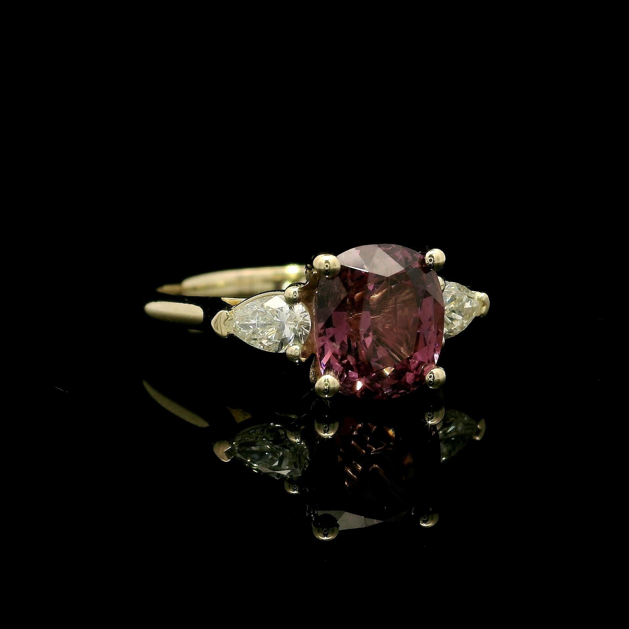 14k Yellow Gold 2.84ctw GIA Cushion Purplish Pink Spinel Pear Diamond Sides Ring For Sale 9