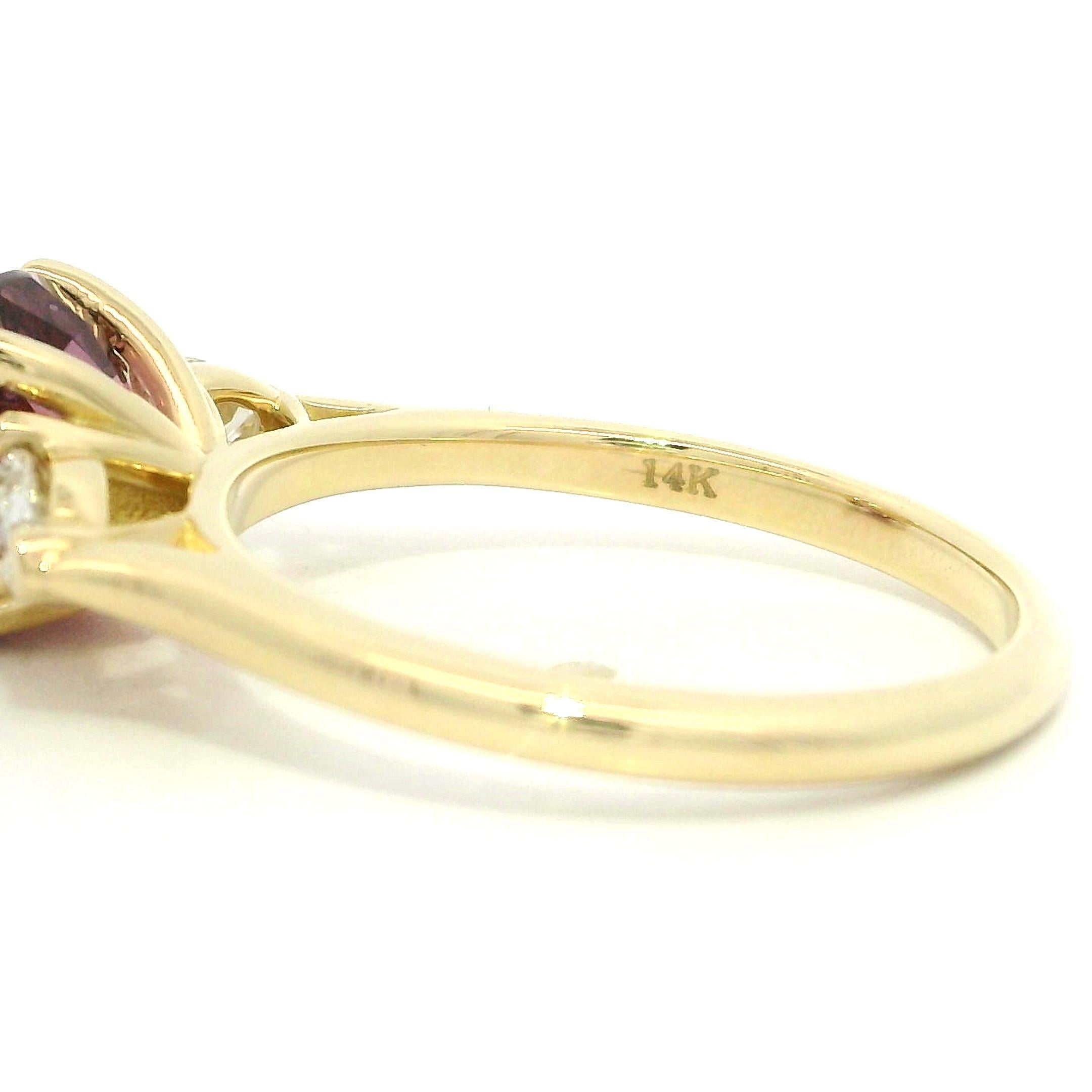 14k Yellow Gold 2.84ctw GIA Cushion Purplish Pink Spinel Pear Diamond Sides Ring In Excellent Condition For Sale In Montclair, NJ