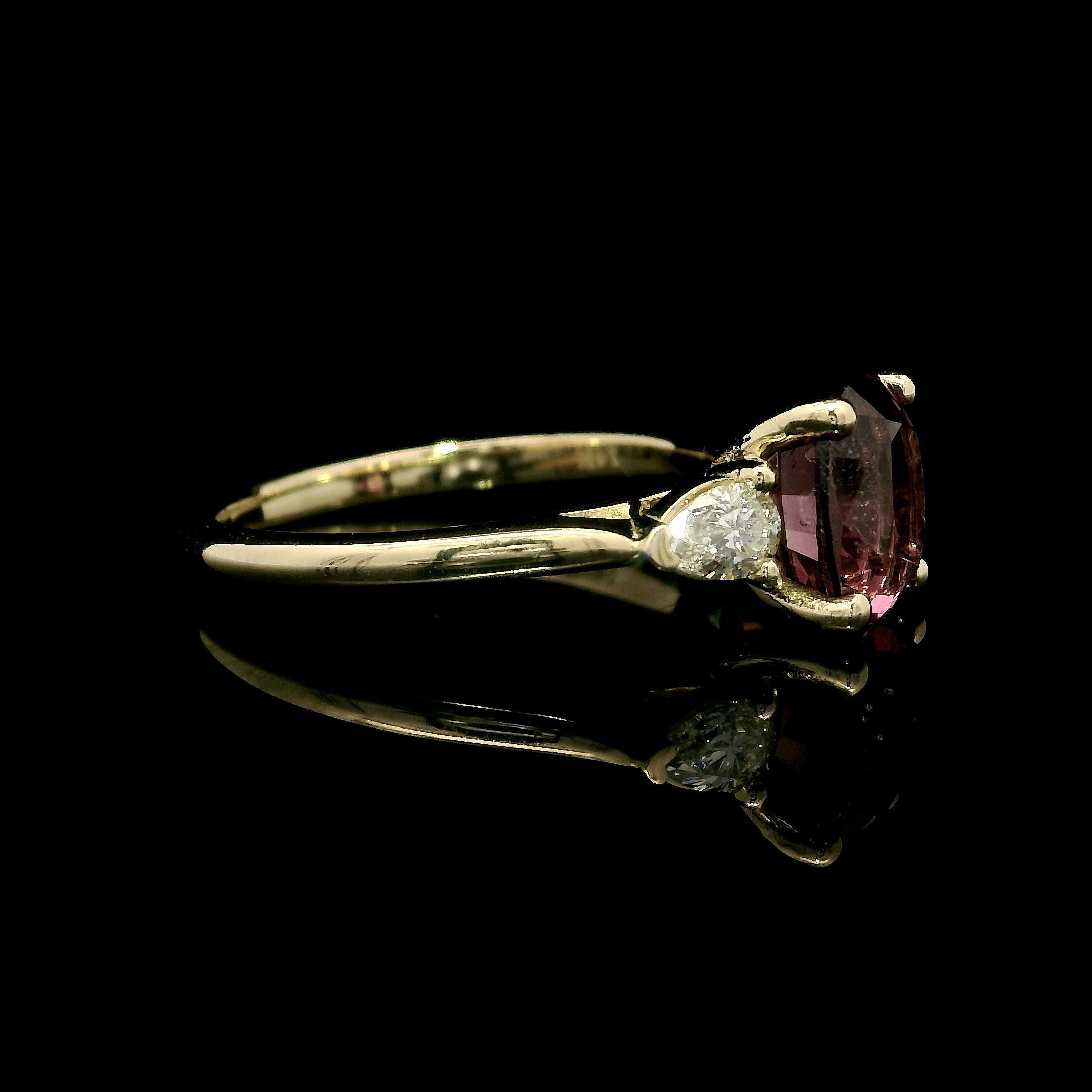 14k Yellow Gold 2.84ctw GIA Cushion Purplish Pink Spinel Pear Diamond Sides Ring For Sale 2