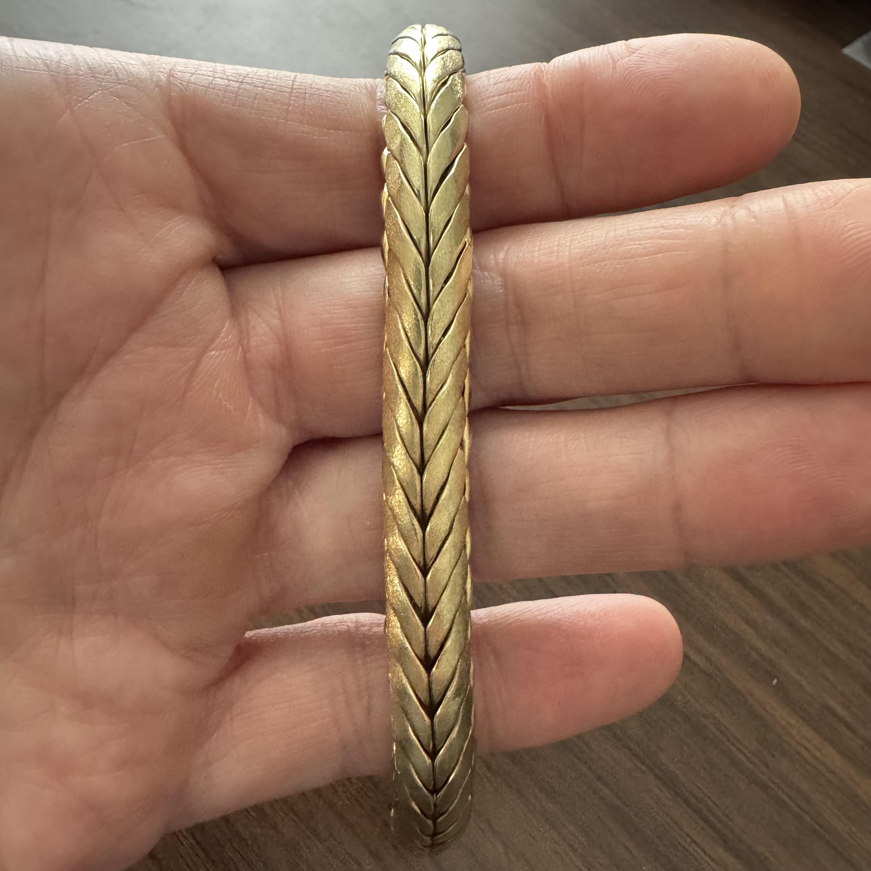 Condition:  Excellent Condition, Professionally Cleaned and Polished
Metal:  14k Gold (Marked, and Professionally Tested)
Weight:  29.3g
Length:  7.5 Inches
Width:  10mm
Closure:  Box Tab Insert with Safety Latch
Markings:  