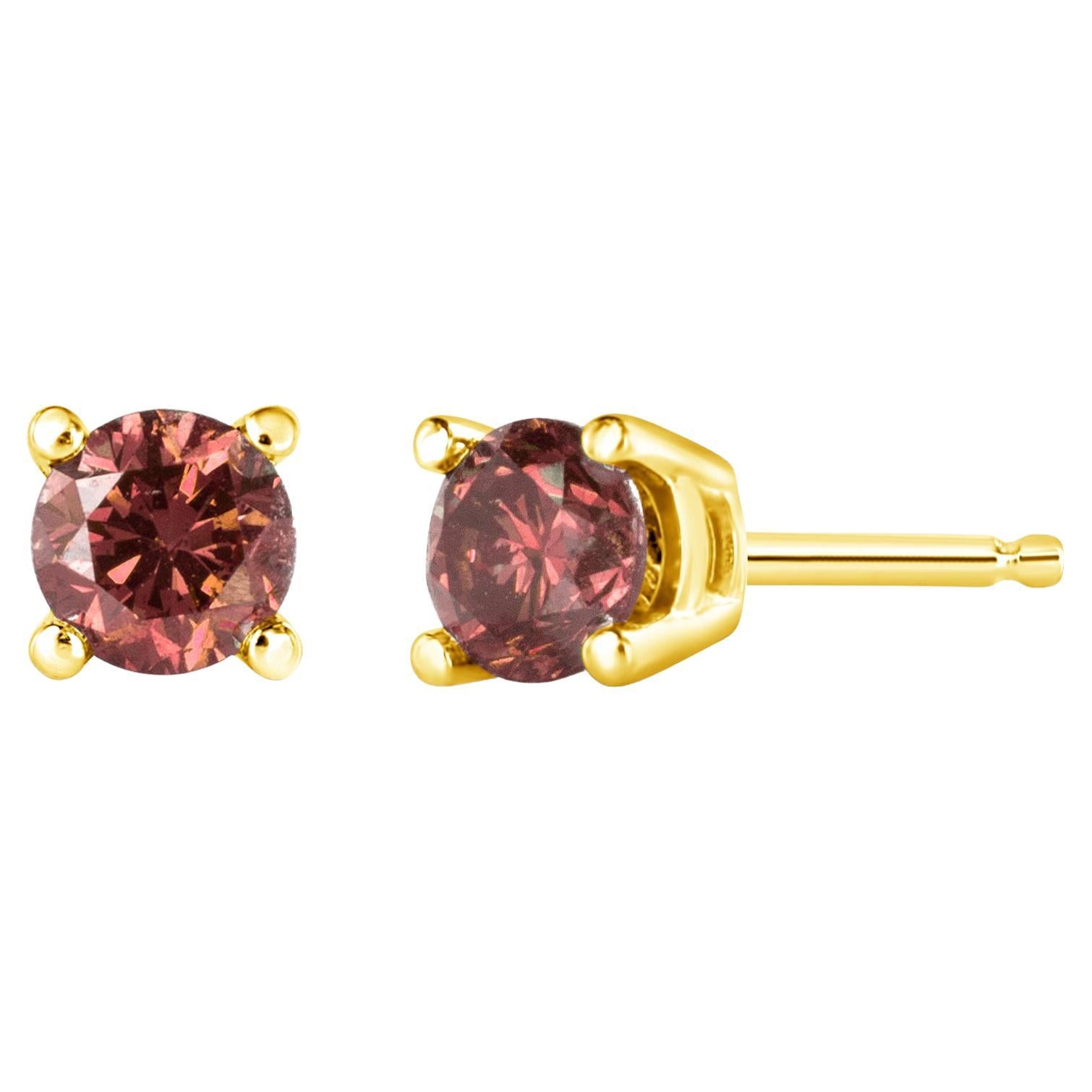14K Yellow Gold 3/4 Carat Round-Cut Pink Diamond Solitaire Stud Earrings For Sale