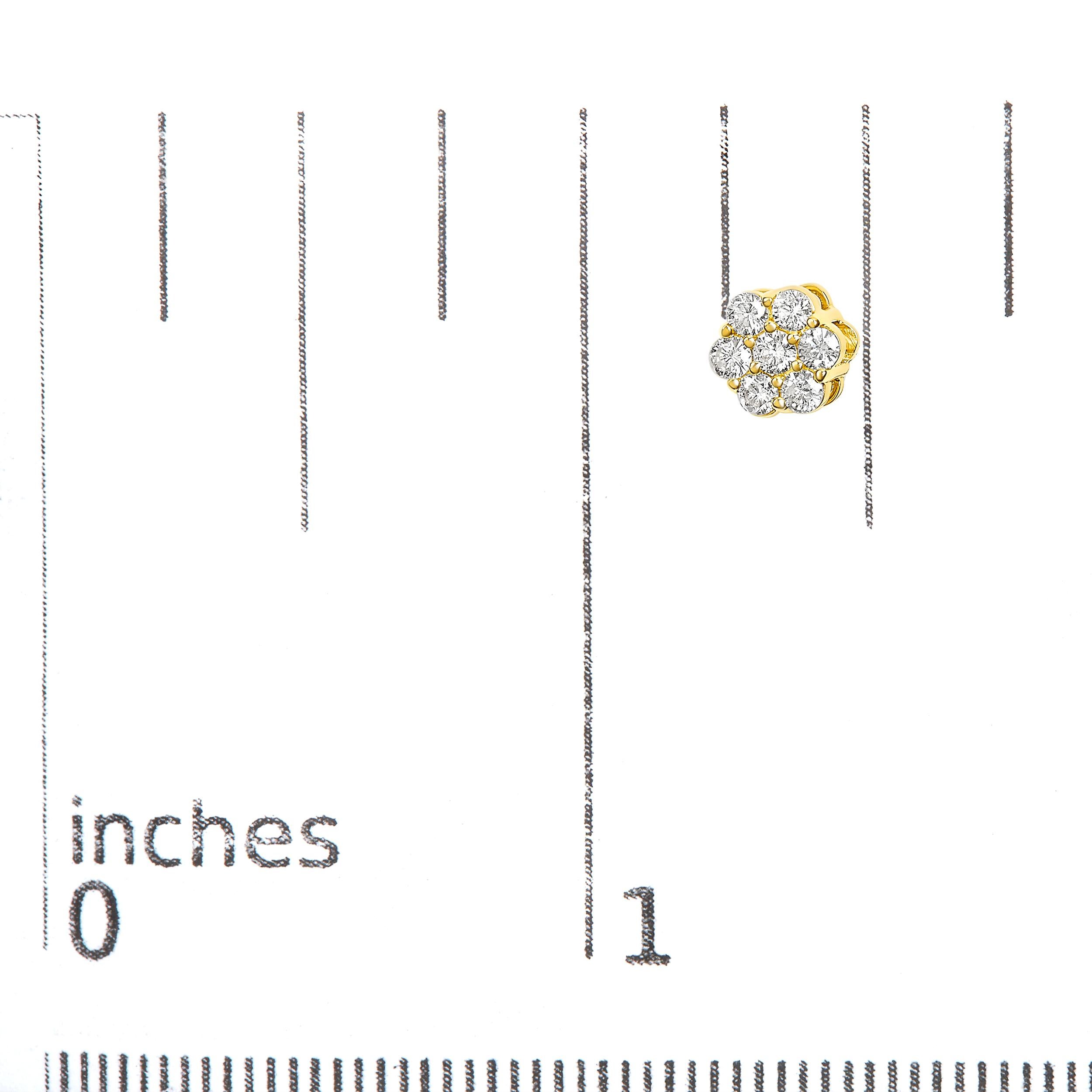 Taille ronde Boucles d'oreilles en or jaune 14K 3/4 Cttw 7 Stone Floral Cluster Diamond Ears en vente