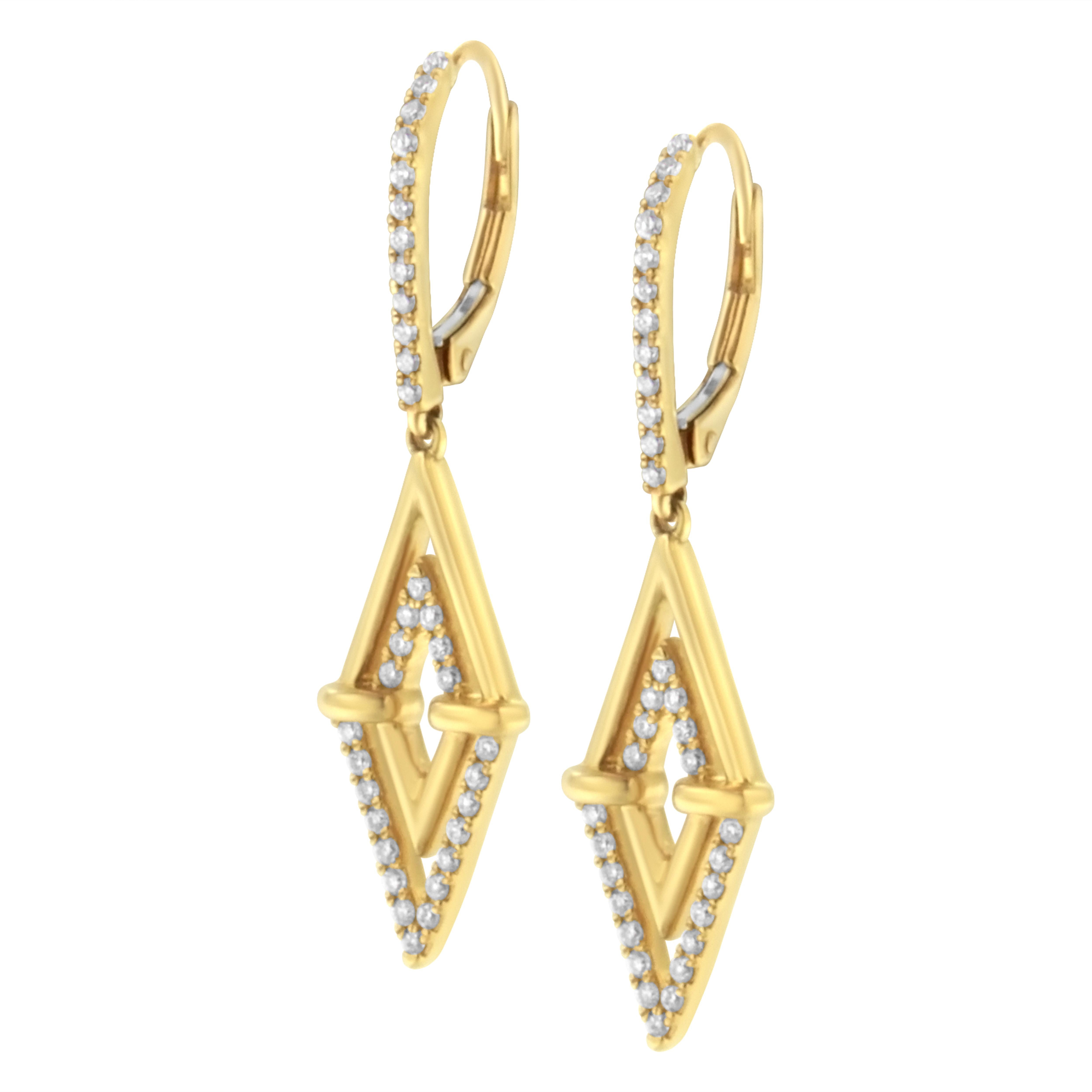Moderne Boucles d'oreilles pendantes et pendantes en or jaune 14 carats avec double triangle de 3/8 carats en vente
